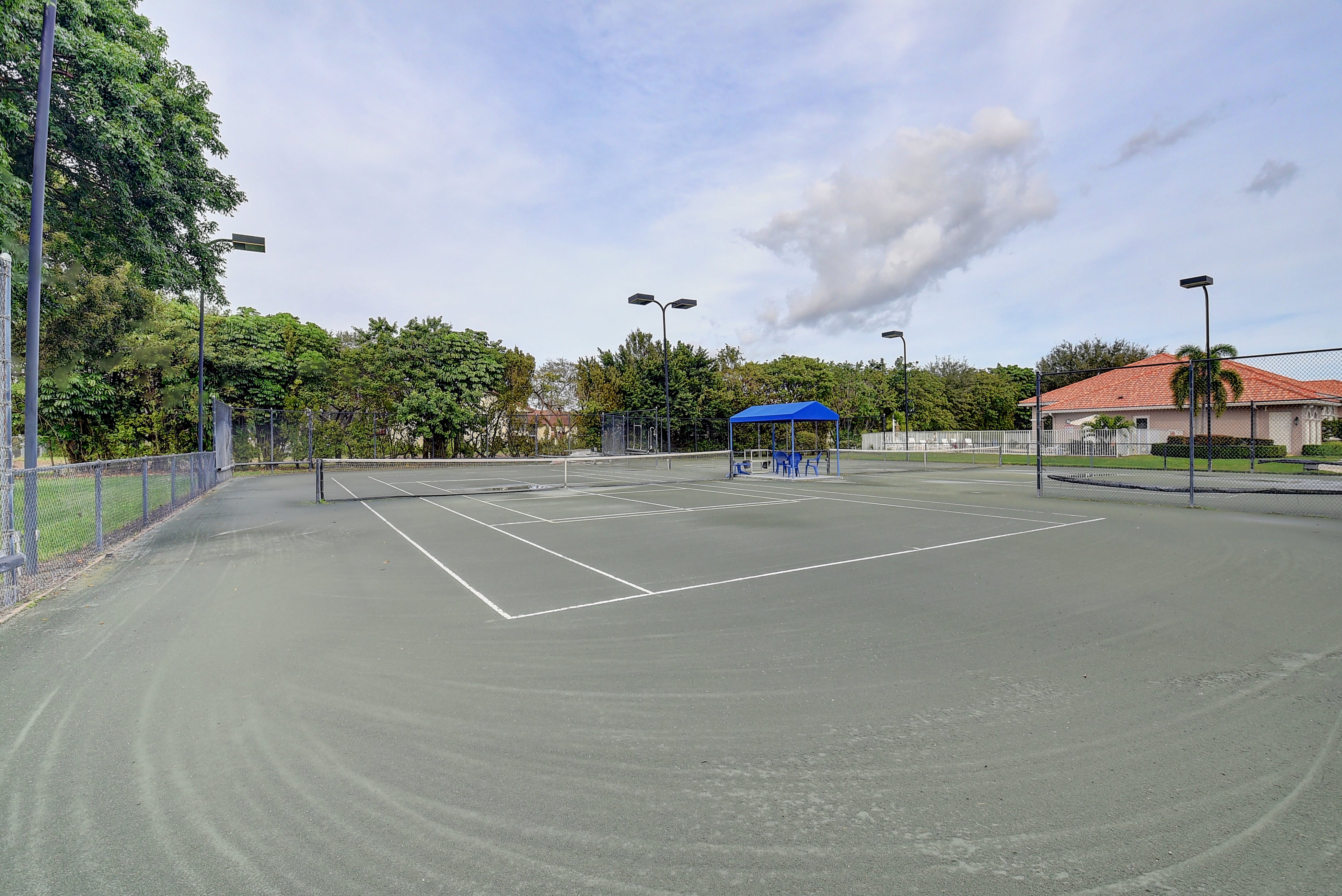 Tennis courts at Royal Lakes