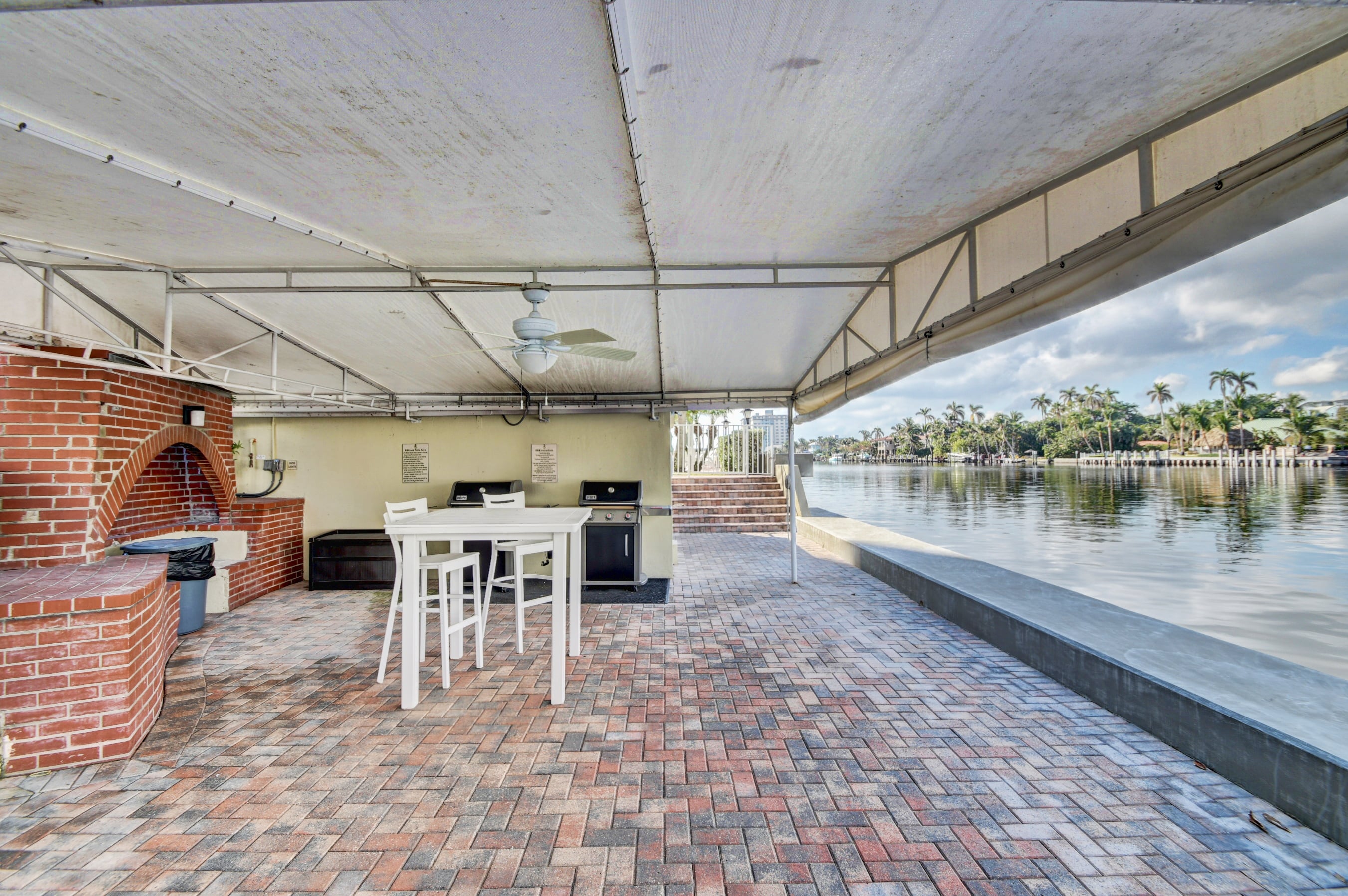 Waterside lounge area at Seagate Towers