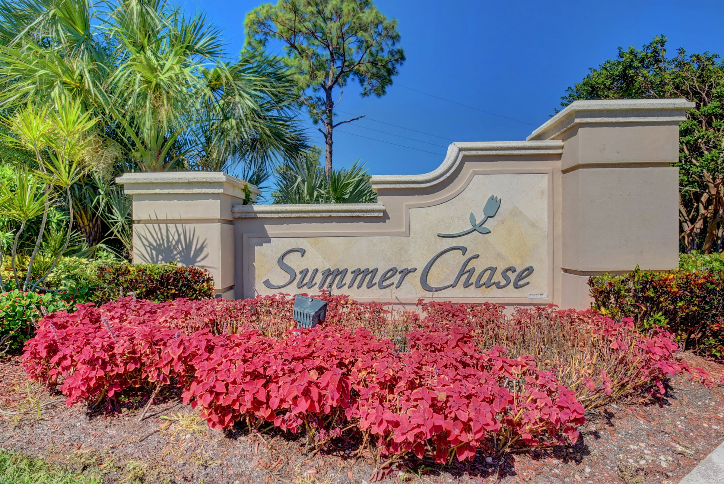 Summer Chase entrance in Lake Worth