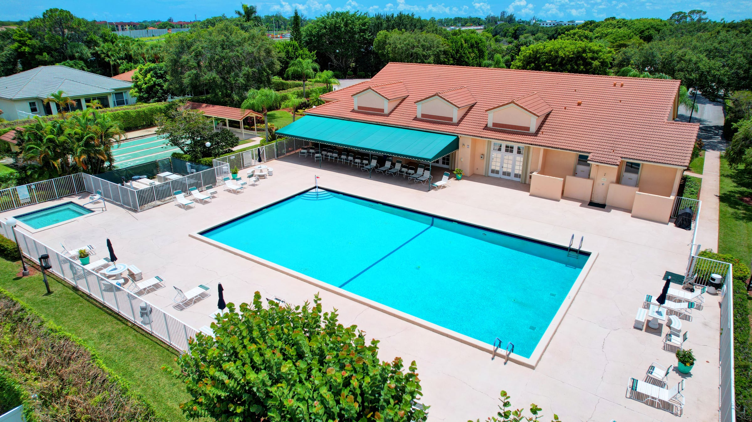 Aerial view of the Summer Chase pool in Lake Worth