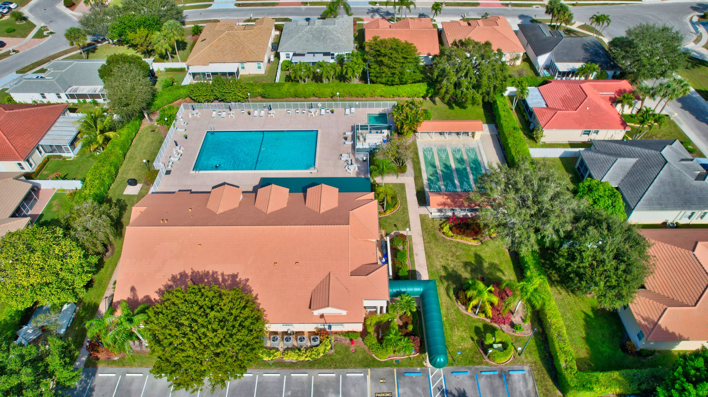 Aerial view of Summer Chase recreation amenities
