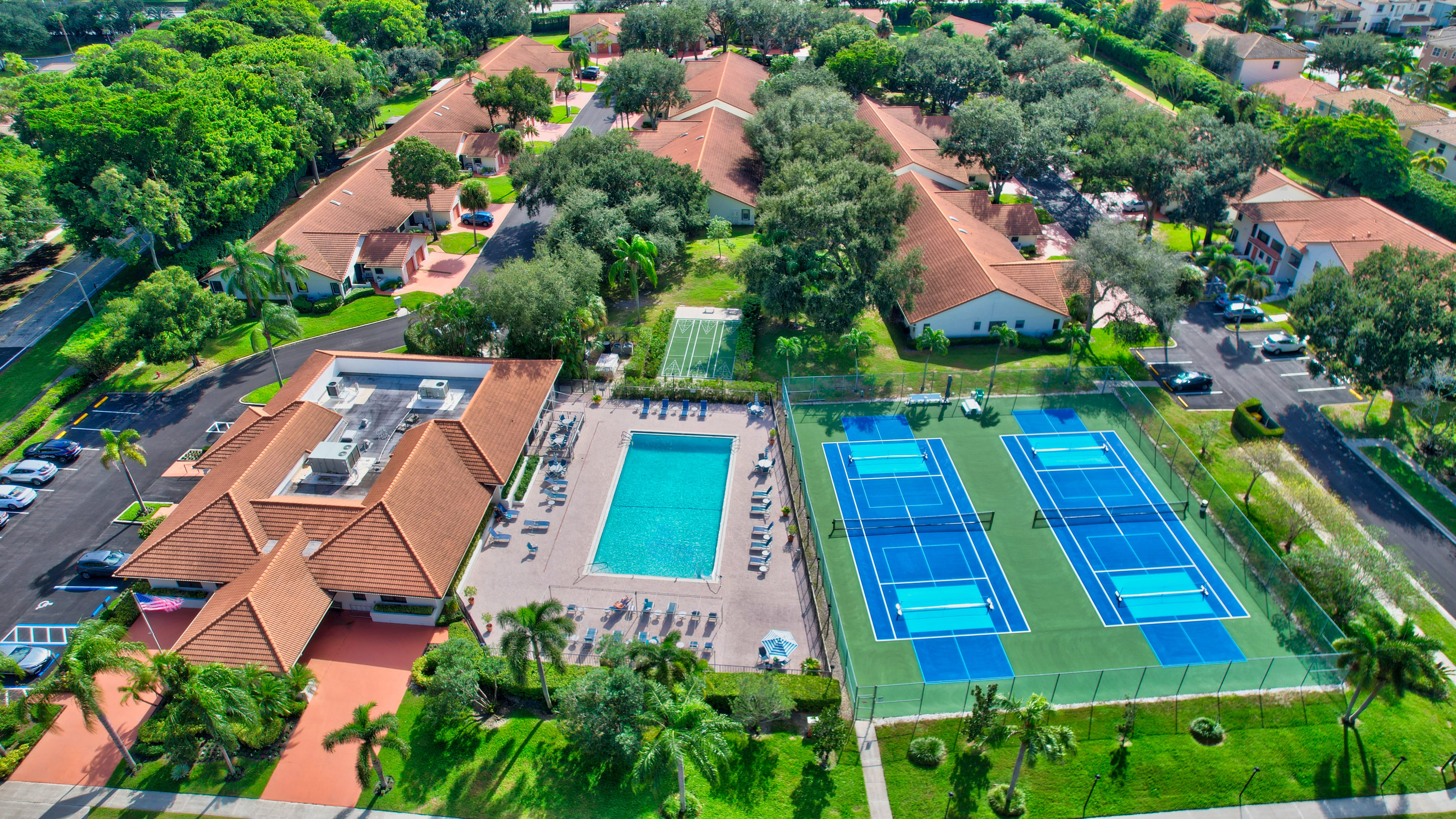 Aerial view of Sun Valley East recreation amenities