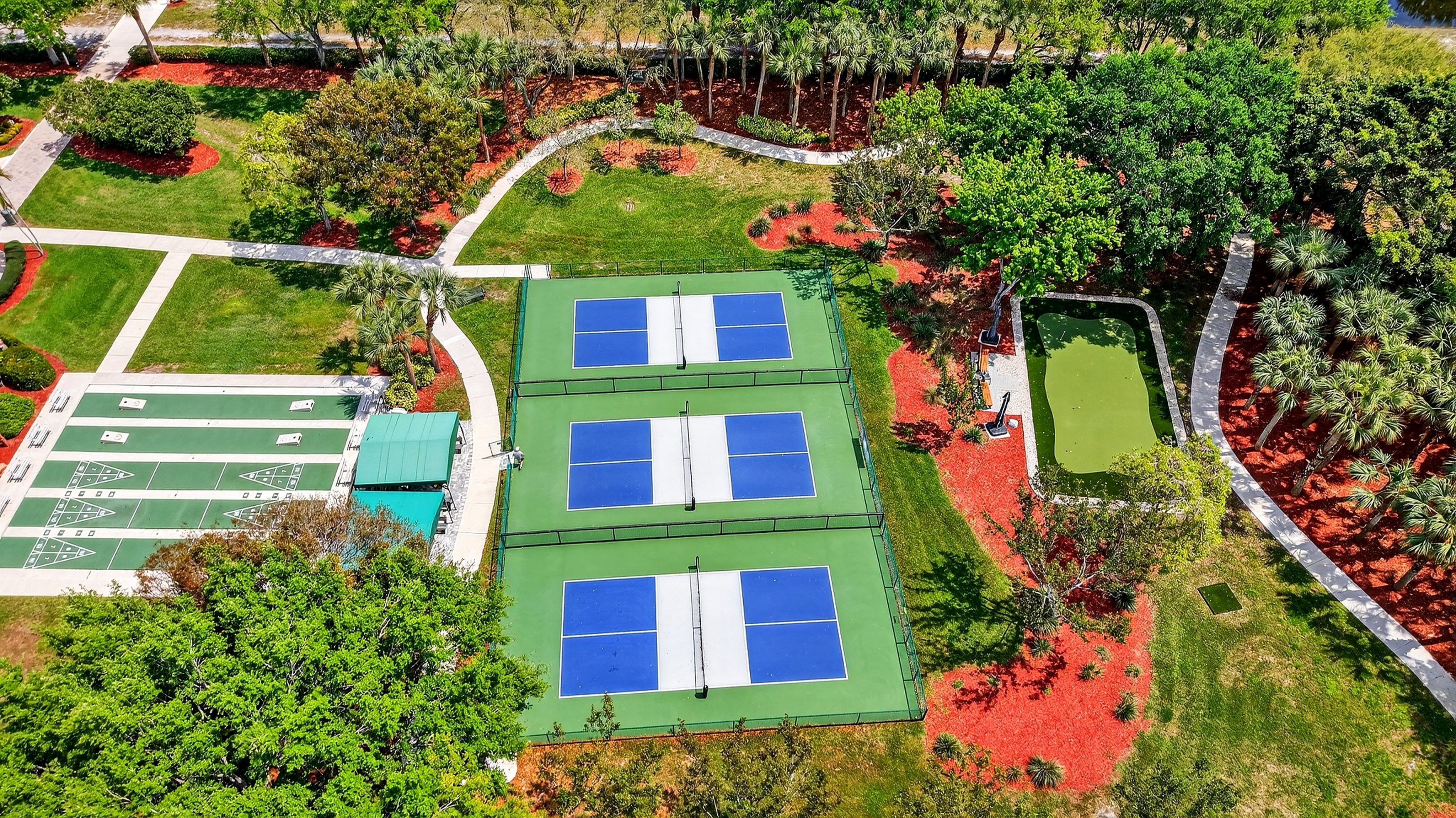 Pickleball courts at Tuscany Bay