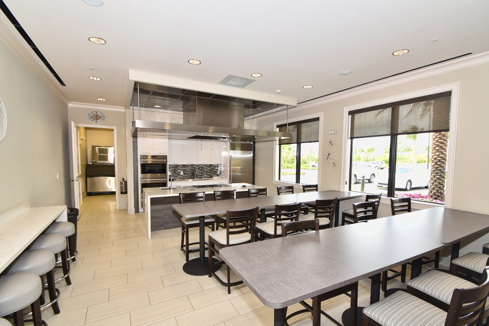 Café seating area at the Valencia Cove clubhouse