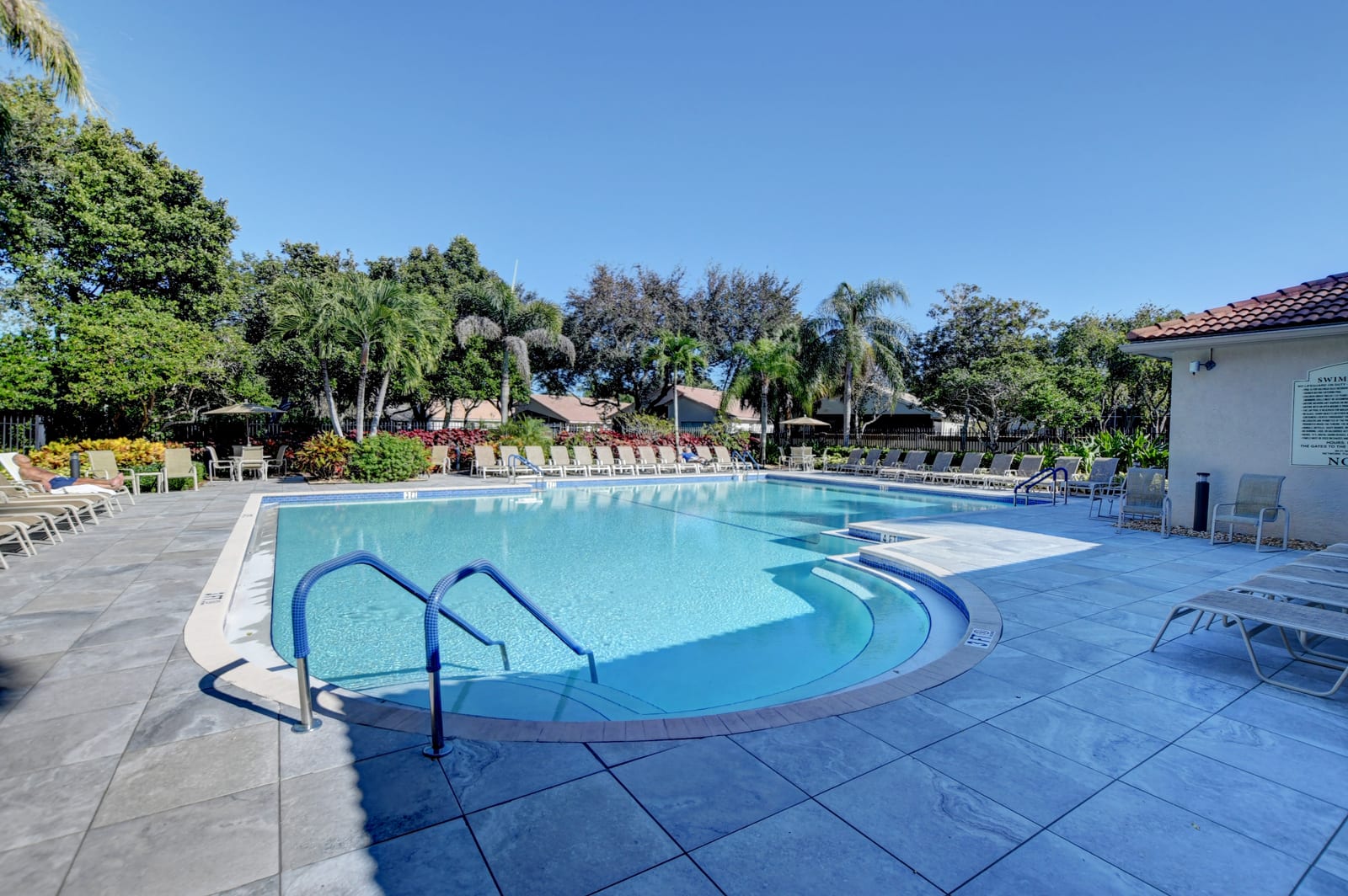 Swimming pool at Valencia Isles
