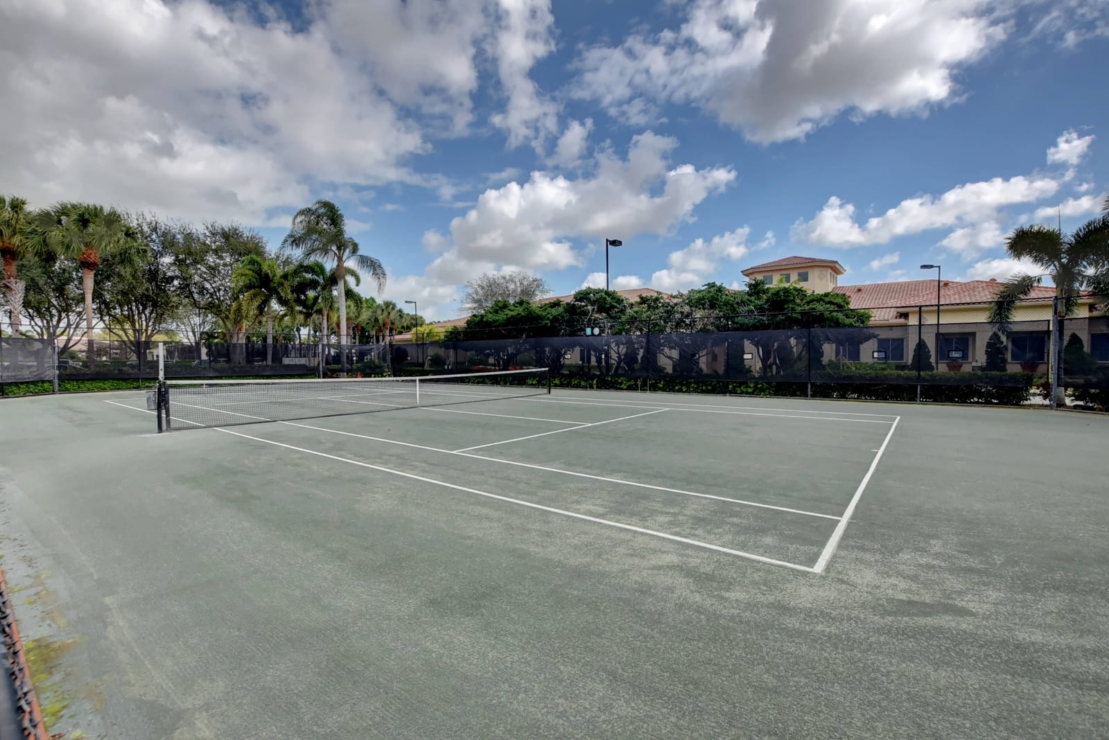 Tennis courts at Valencia Isles