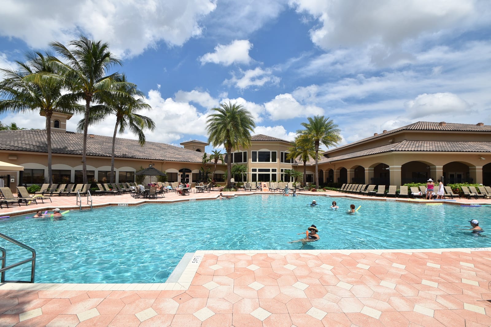 Resort-style pool at Valencia Shores