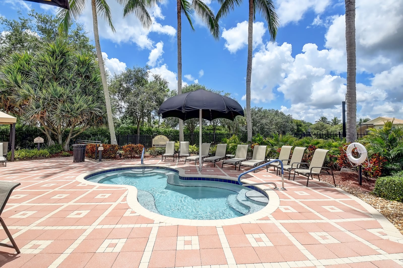 Spa at Valencia Shores