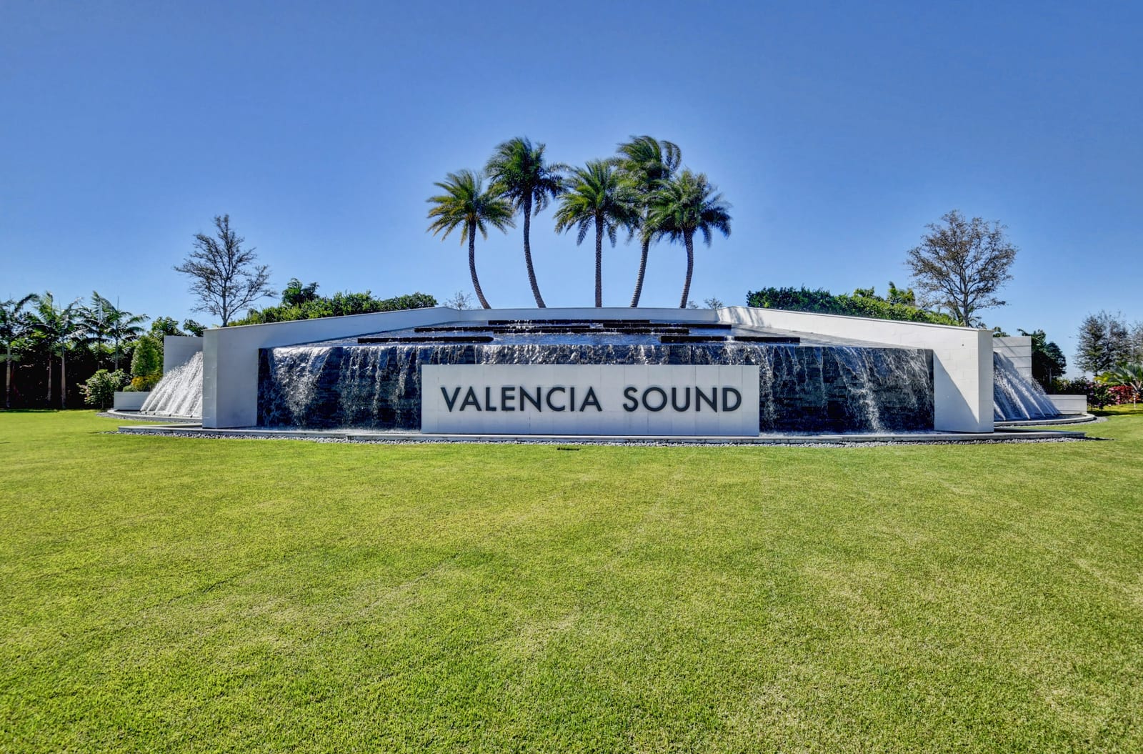 Community entrance at Valencia Sound