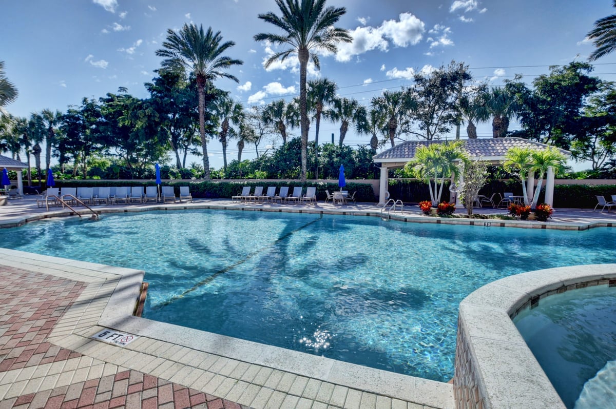 Outdoor swimming pool at Villa Borghese