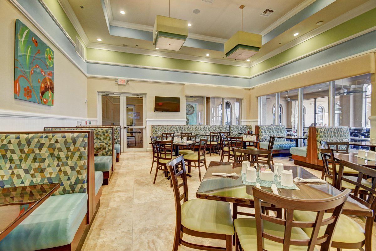 Café at Villaggio Reserve