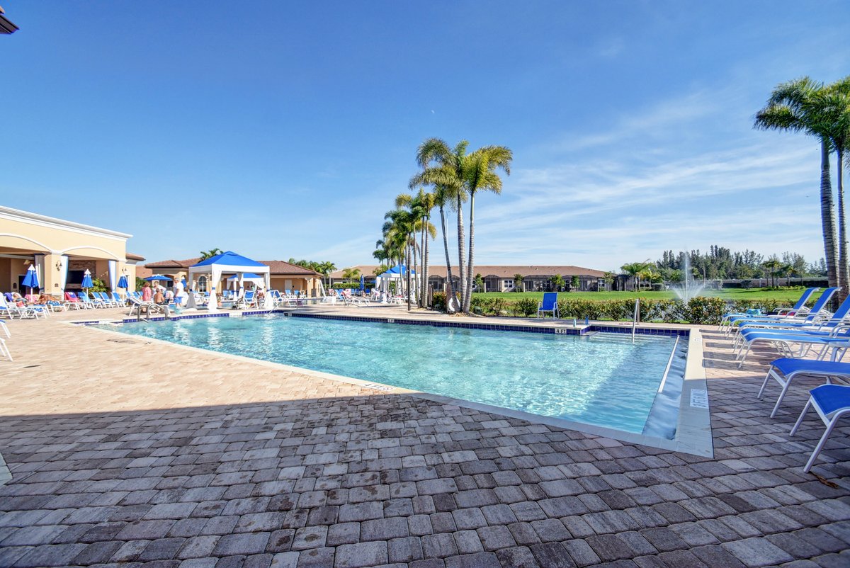 Outdoor swimming pool at Villaggio Reserve