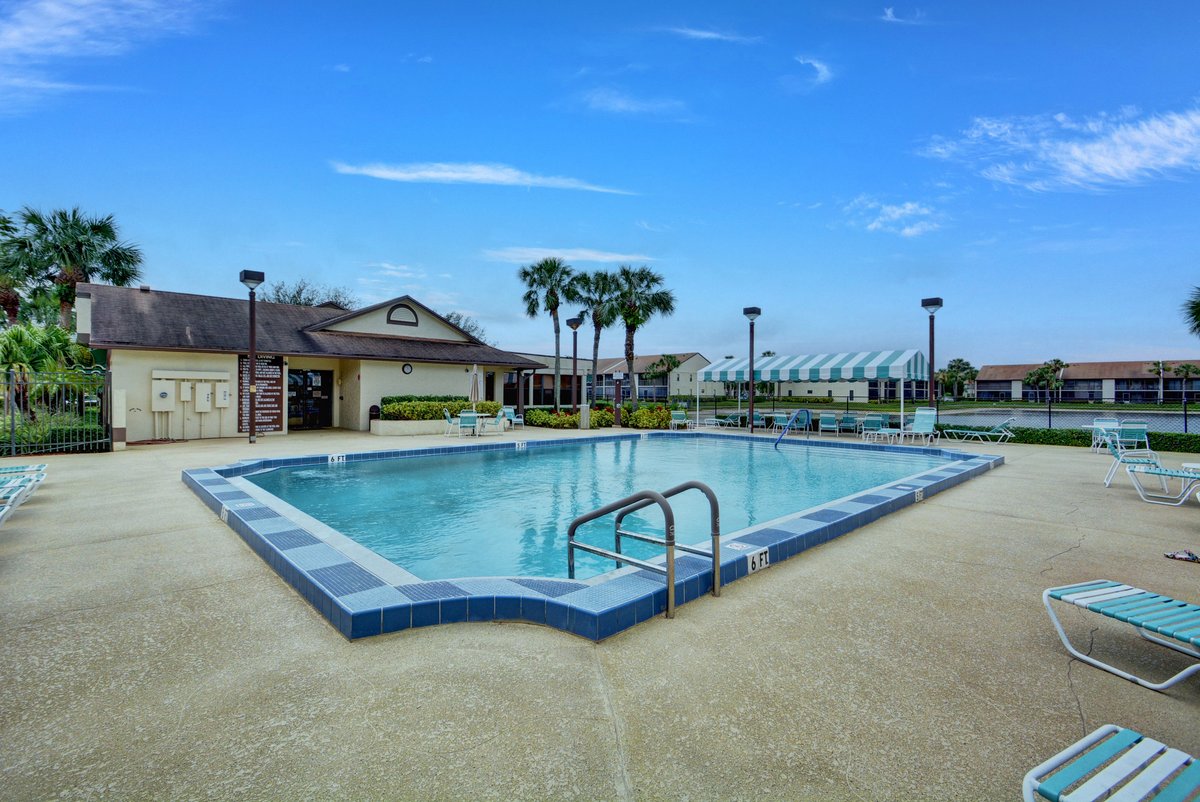 Willow Bend pool