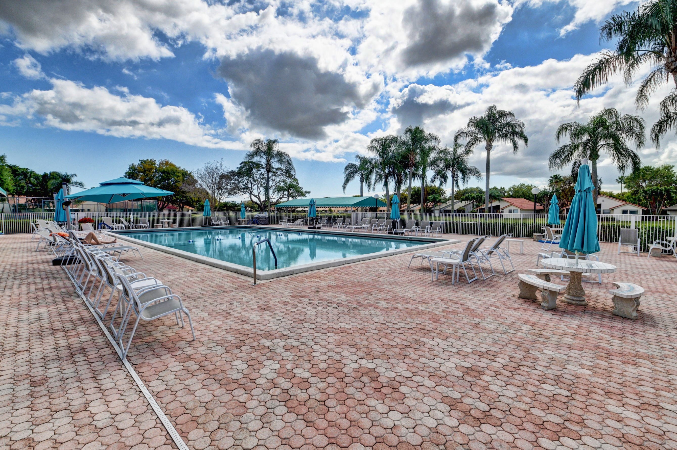 Palm Shores outdoor swimming pool and sun deck