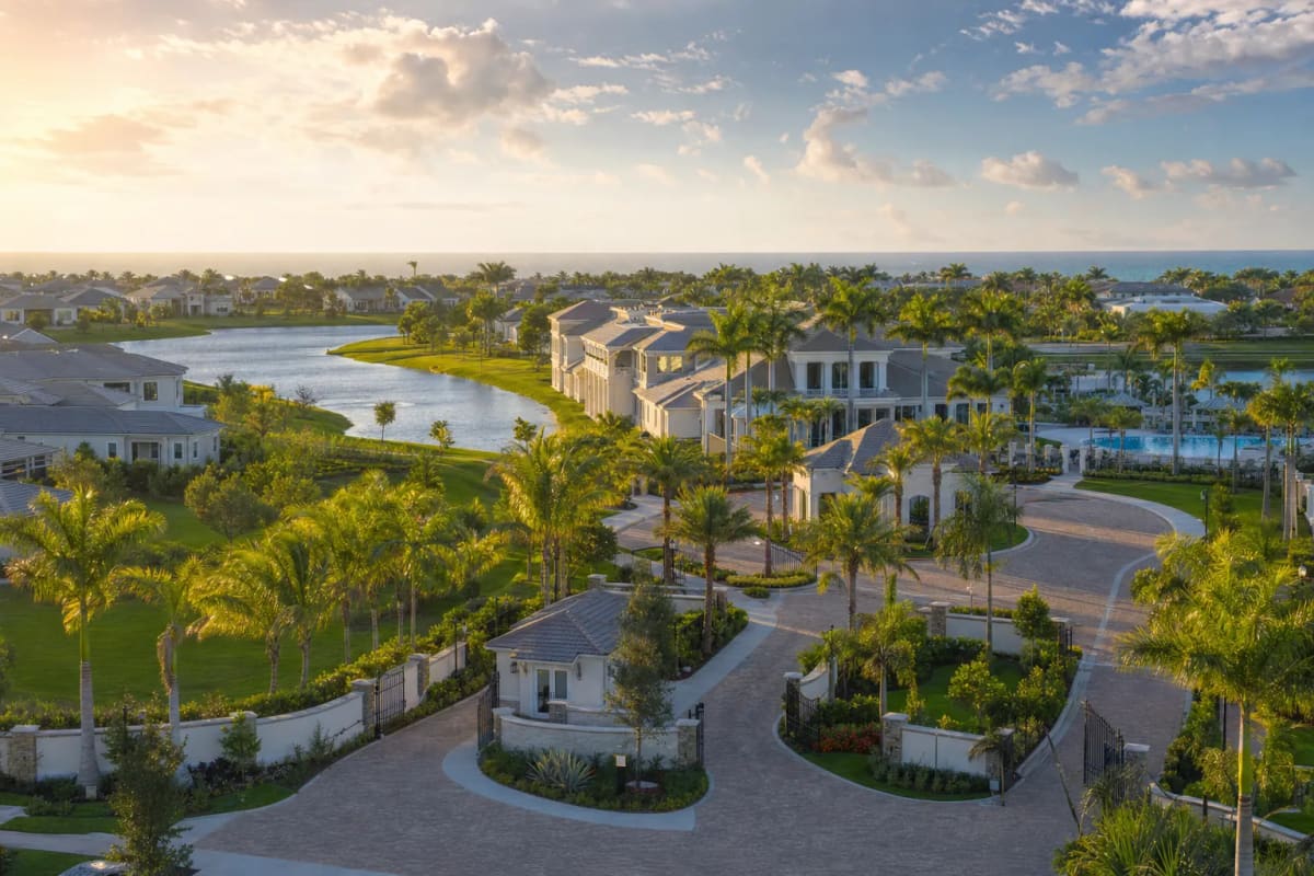 Valencia Bay single-family homes and lakeside community setting