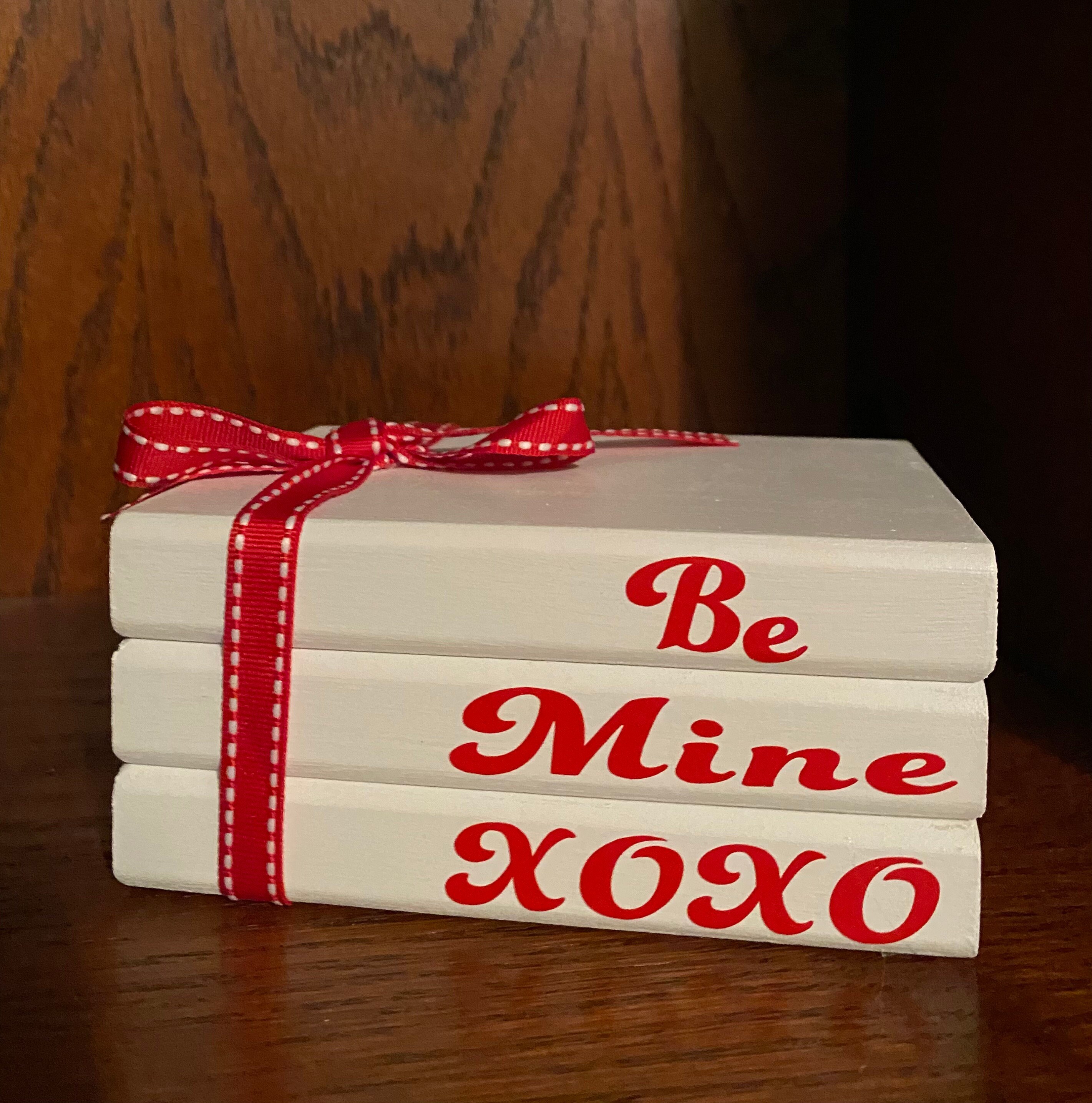 Be Mine, Valentines Day Decor, detail 2