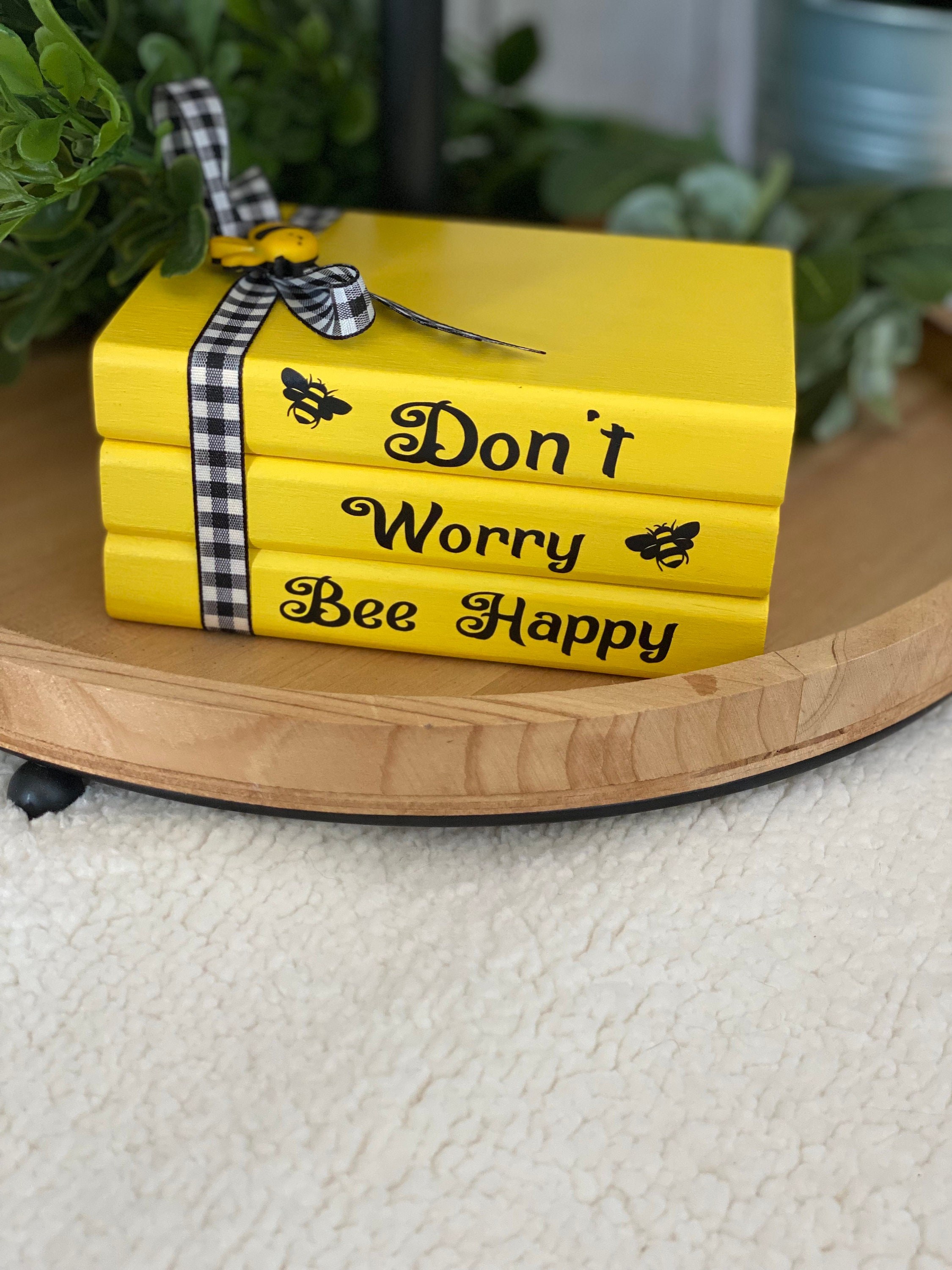 Don't Worry Bee Happy, Bee Decor, detail 2