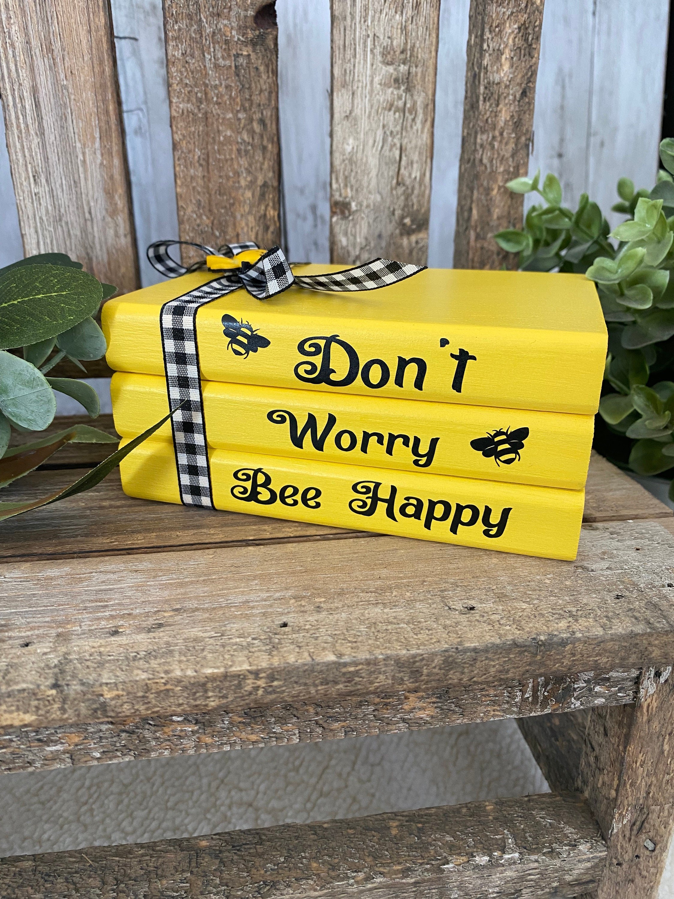 Don't Worry Bee Happy, Bee Decor