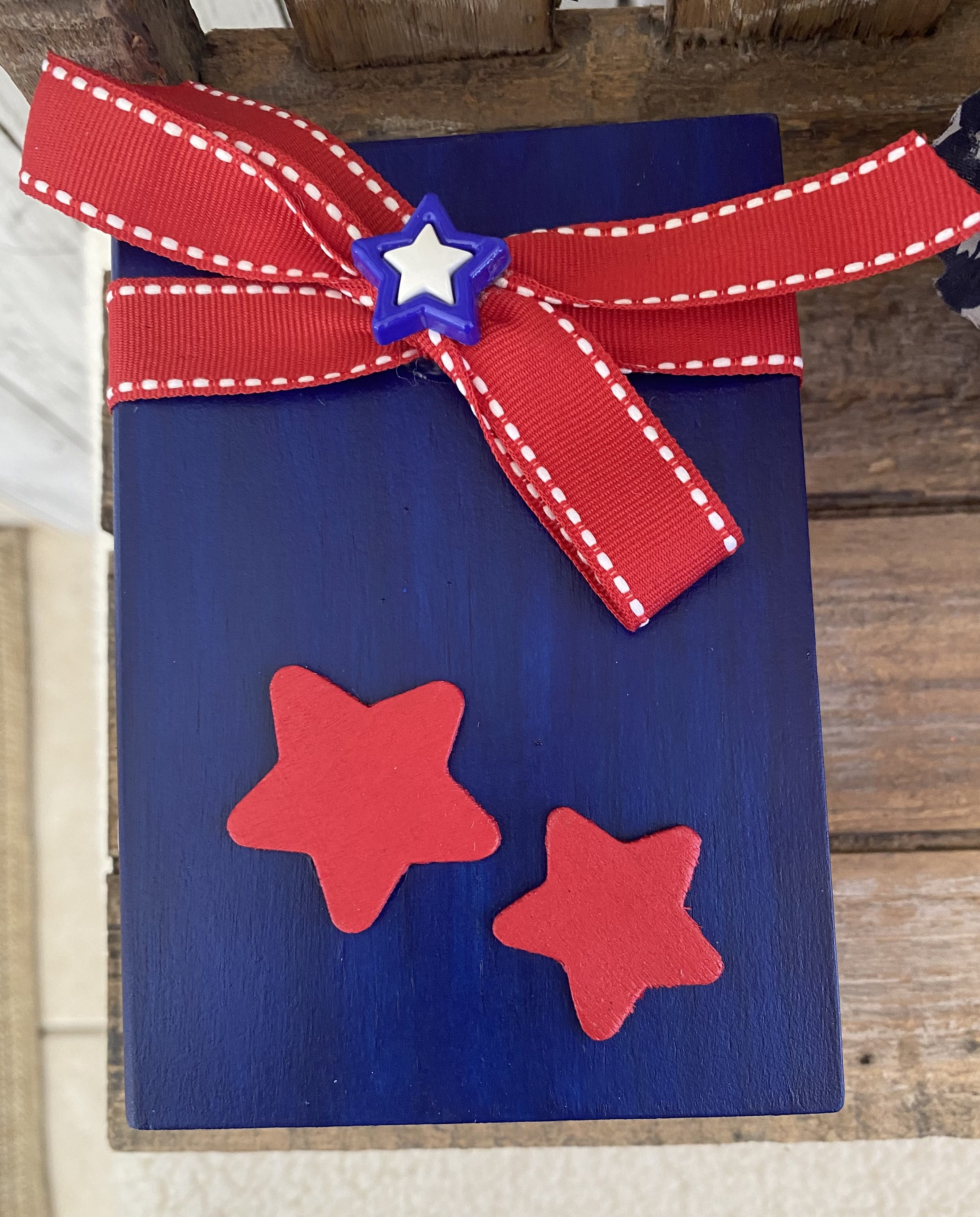 God Shed His Grace Mini Book Stack: Patriotic Tiered Tray Decor, Shel..., detail 2