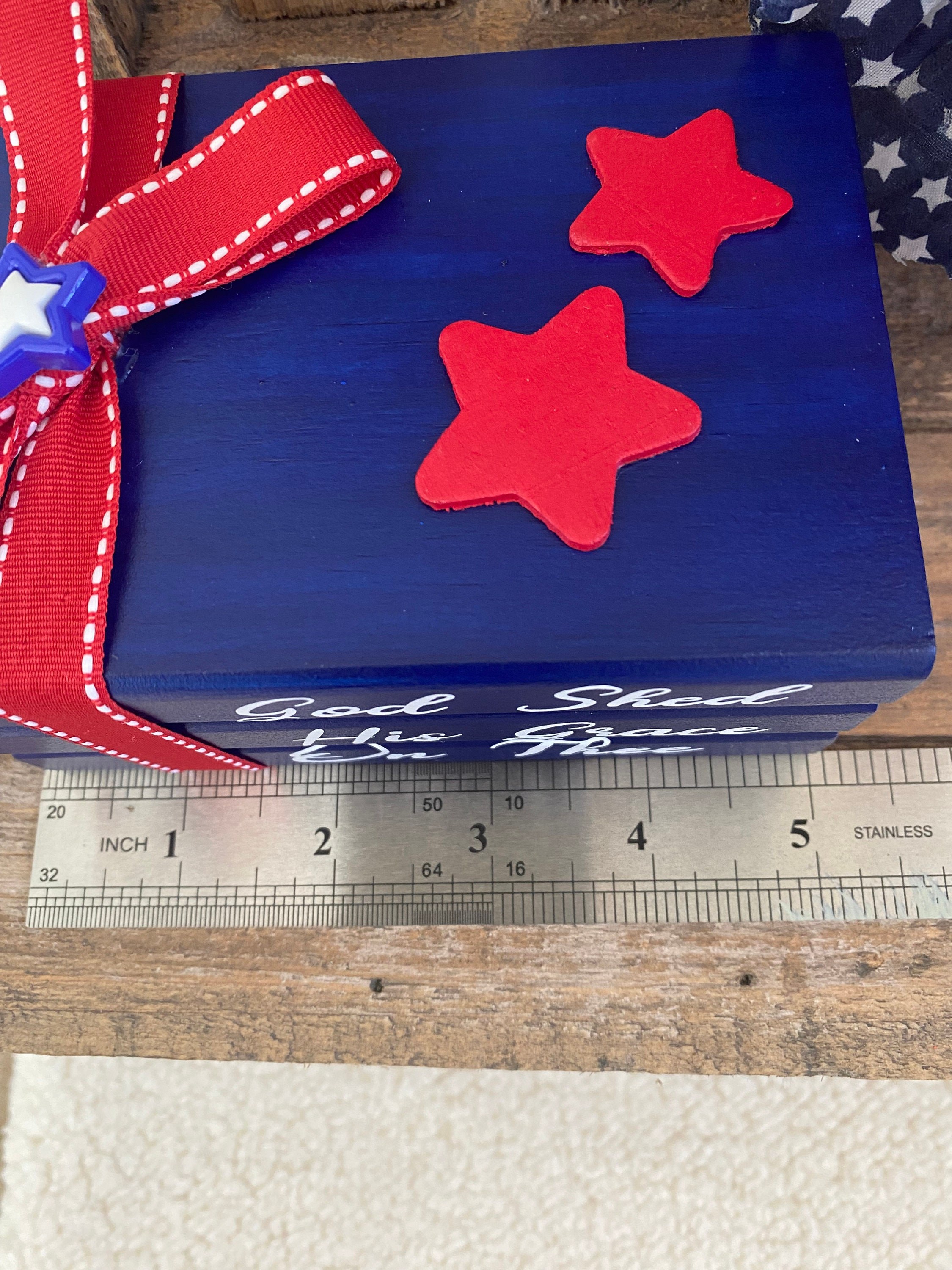 God Shed His Grace Mini Book Stack: Patriotic Tiered Tray Decor, Shel..., detail 5