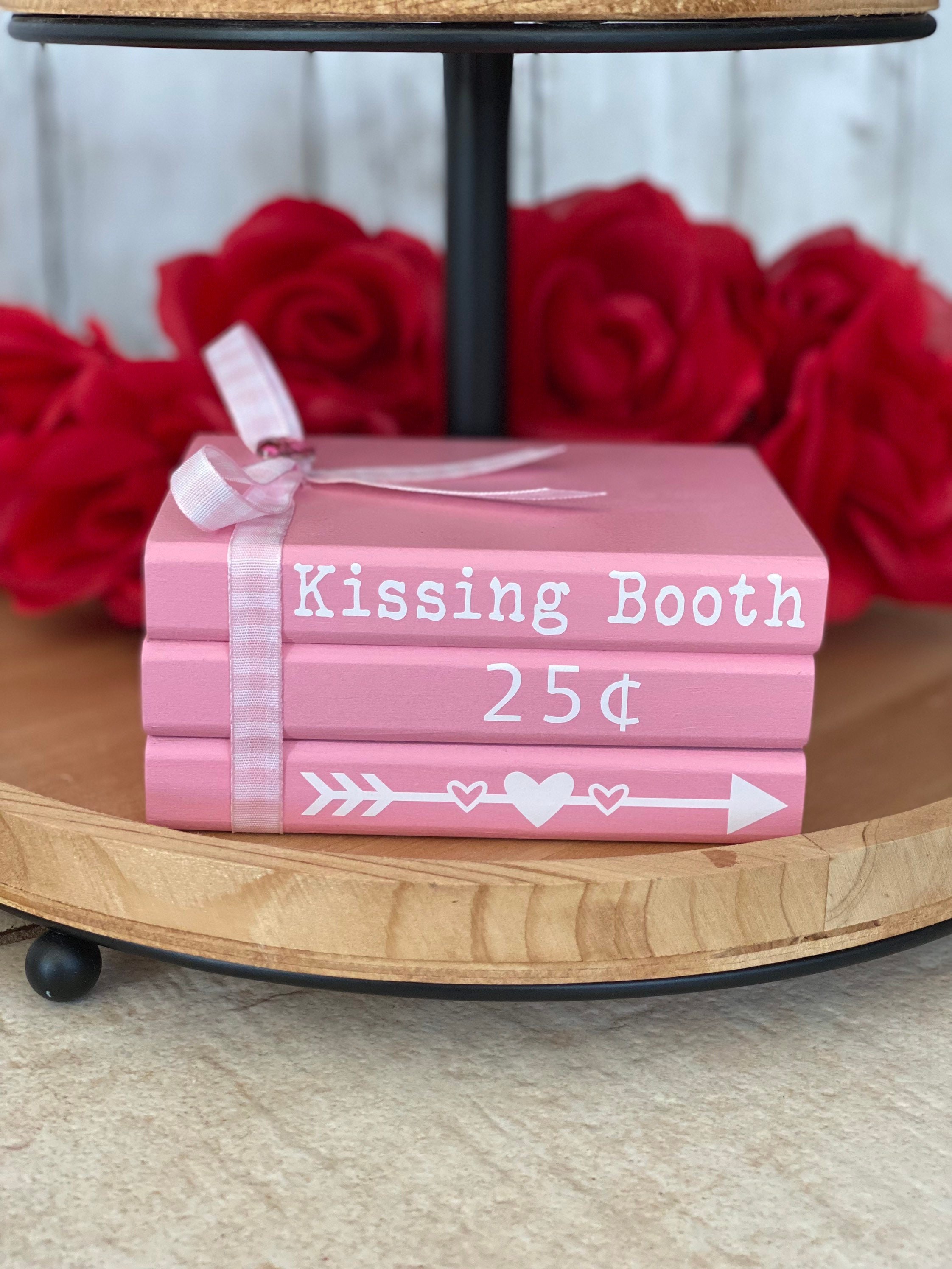 Kissing Booth, Valentines Day Decor, detail 2