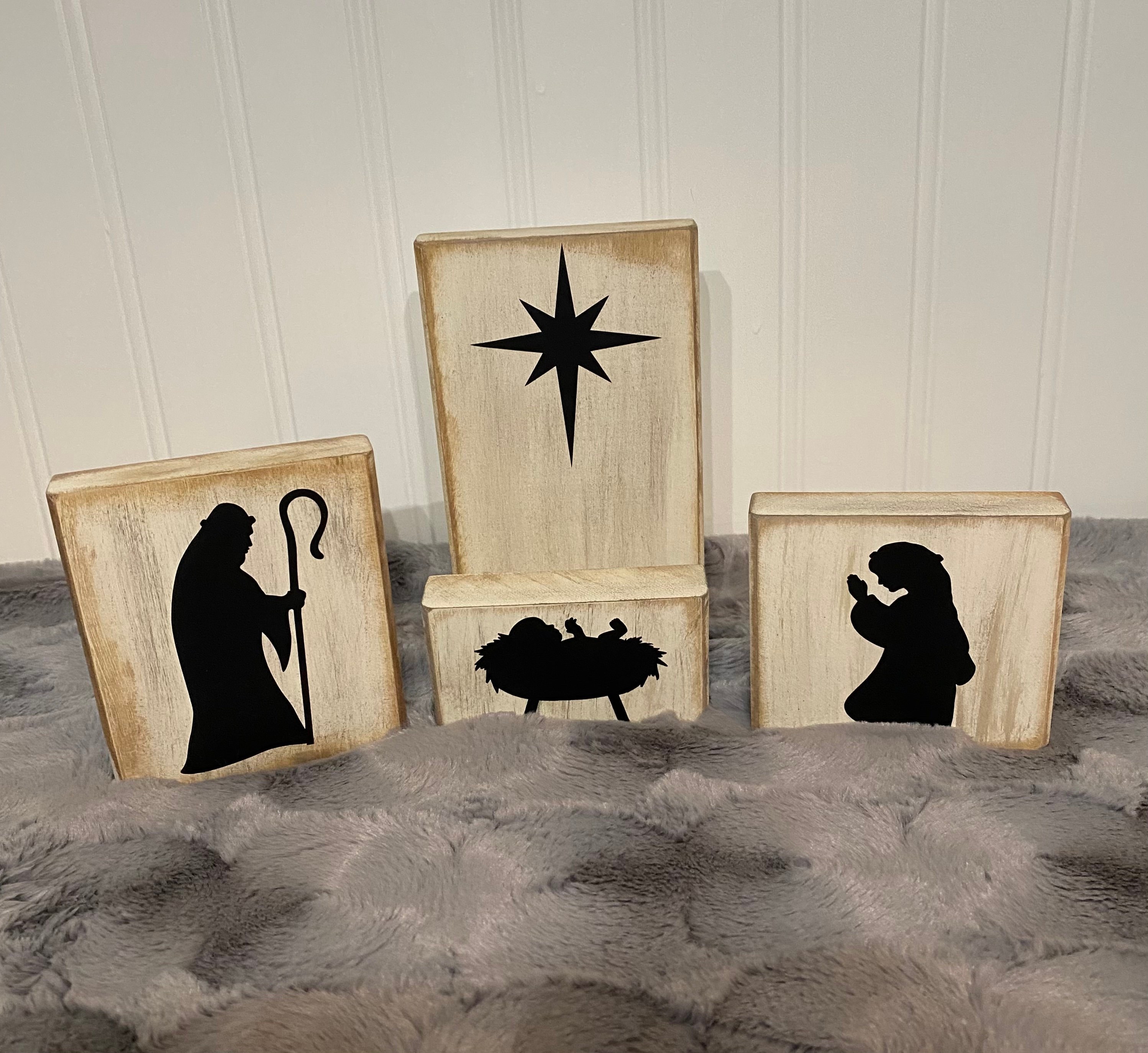Mini Wood Block Nativity, Holy Family, detail 2