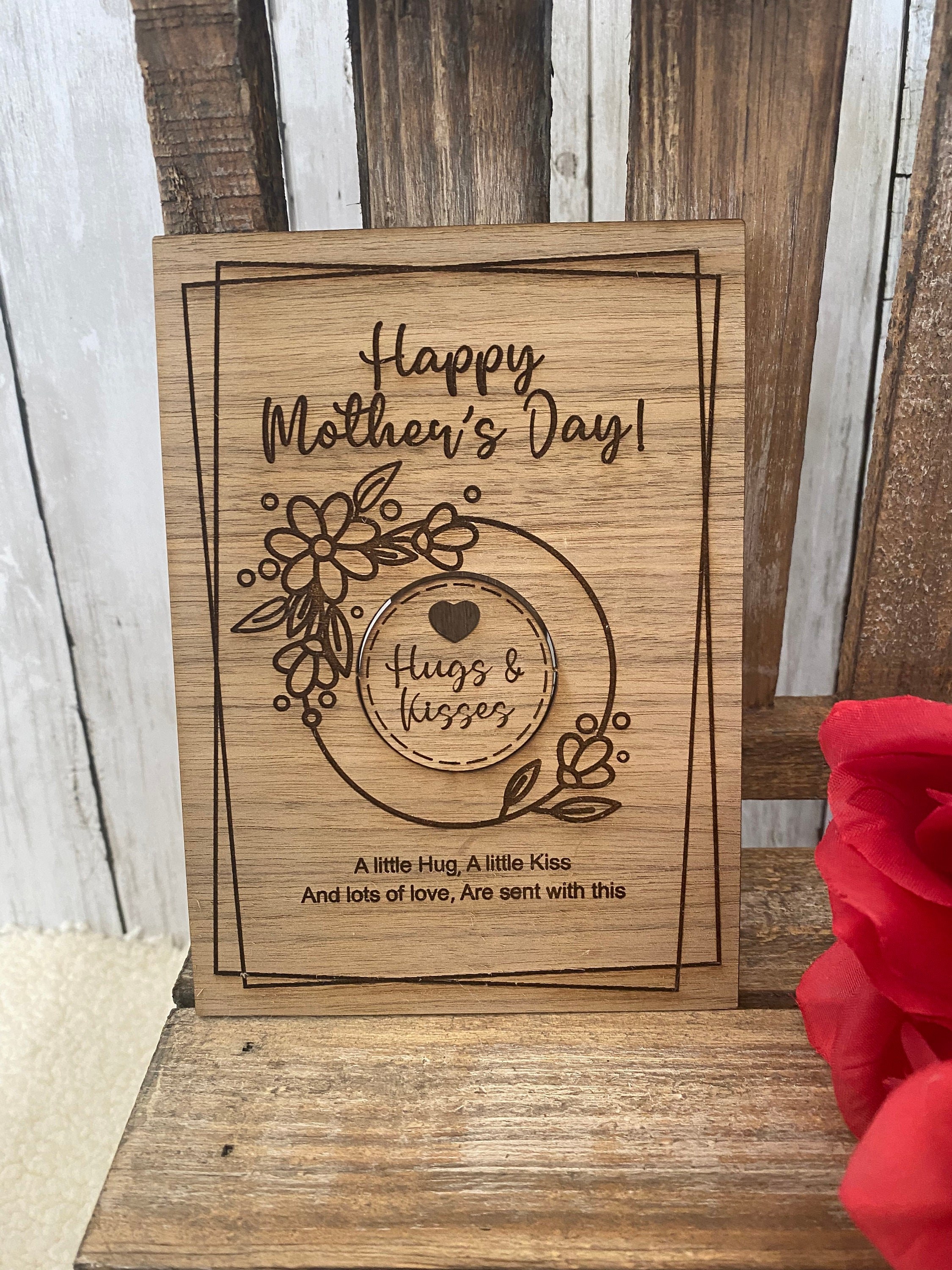 Mother's Day Wooden Card: Pocket Hug Token, detail 3