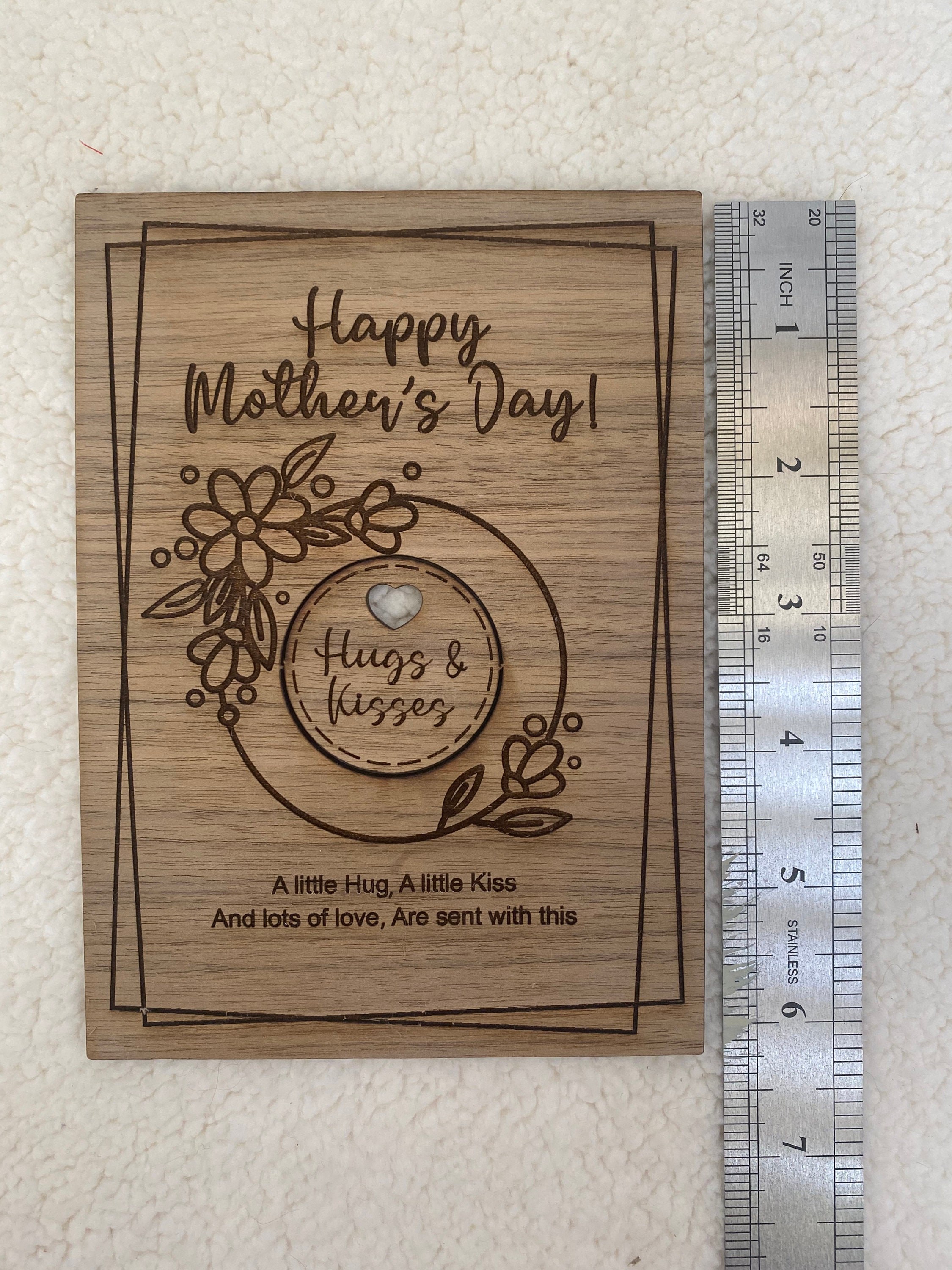 Mother's Day Wooden Card: Pocket Hug Token, detail 4