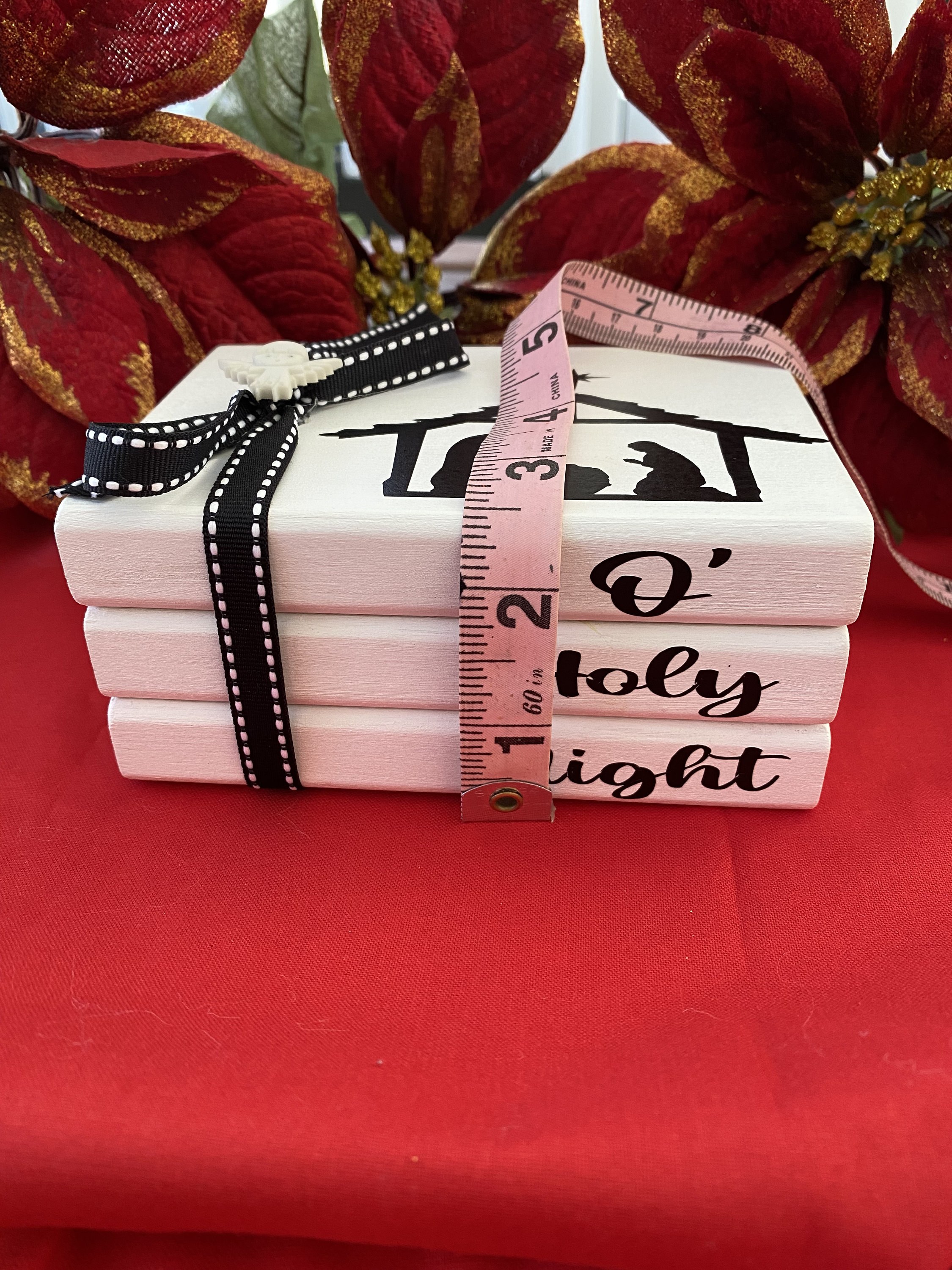 O Holy Night, Manger, detail 7