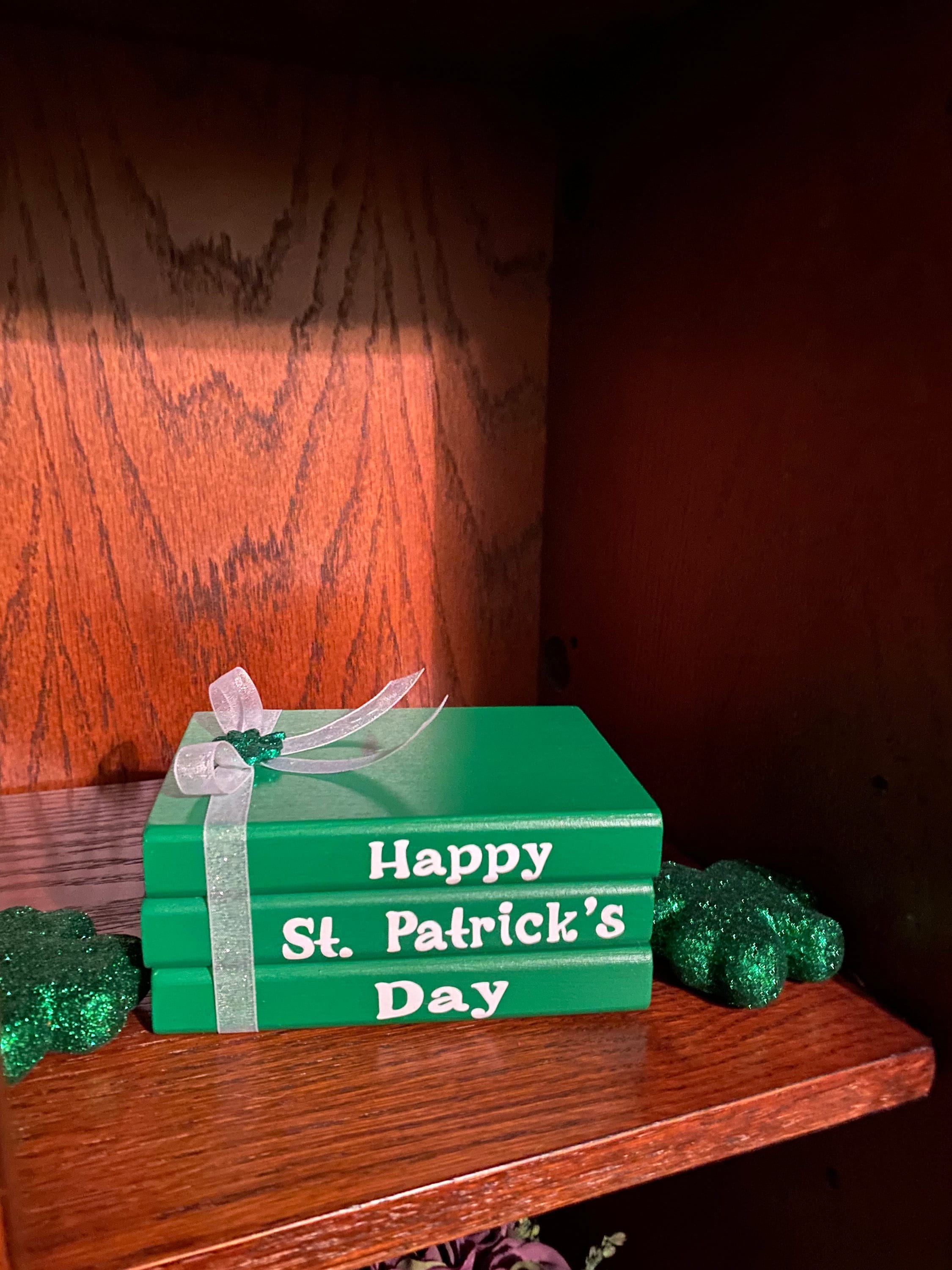 St. Patrick's Day Green Book Stack, Tiered Tray Decor, detail 3
