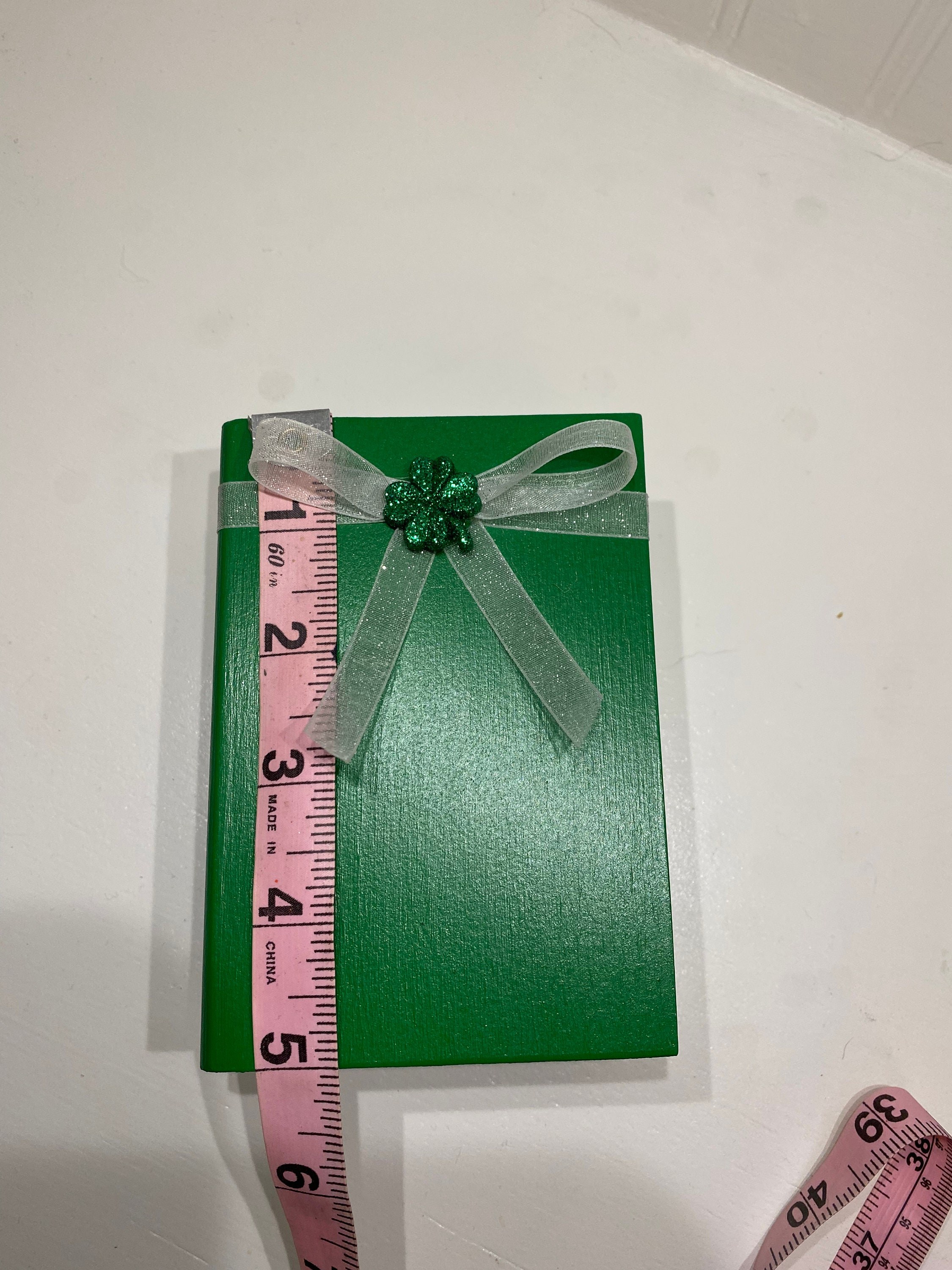 St. Patrick's Day Green Book Stack, Tiered Tray Decor, detail 6