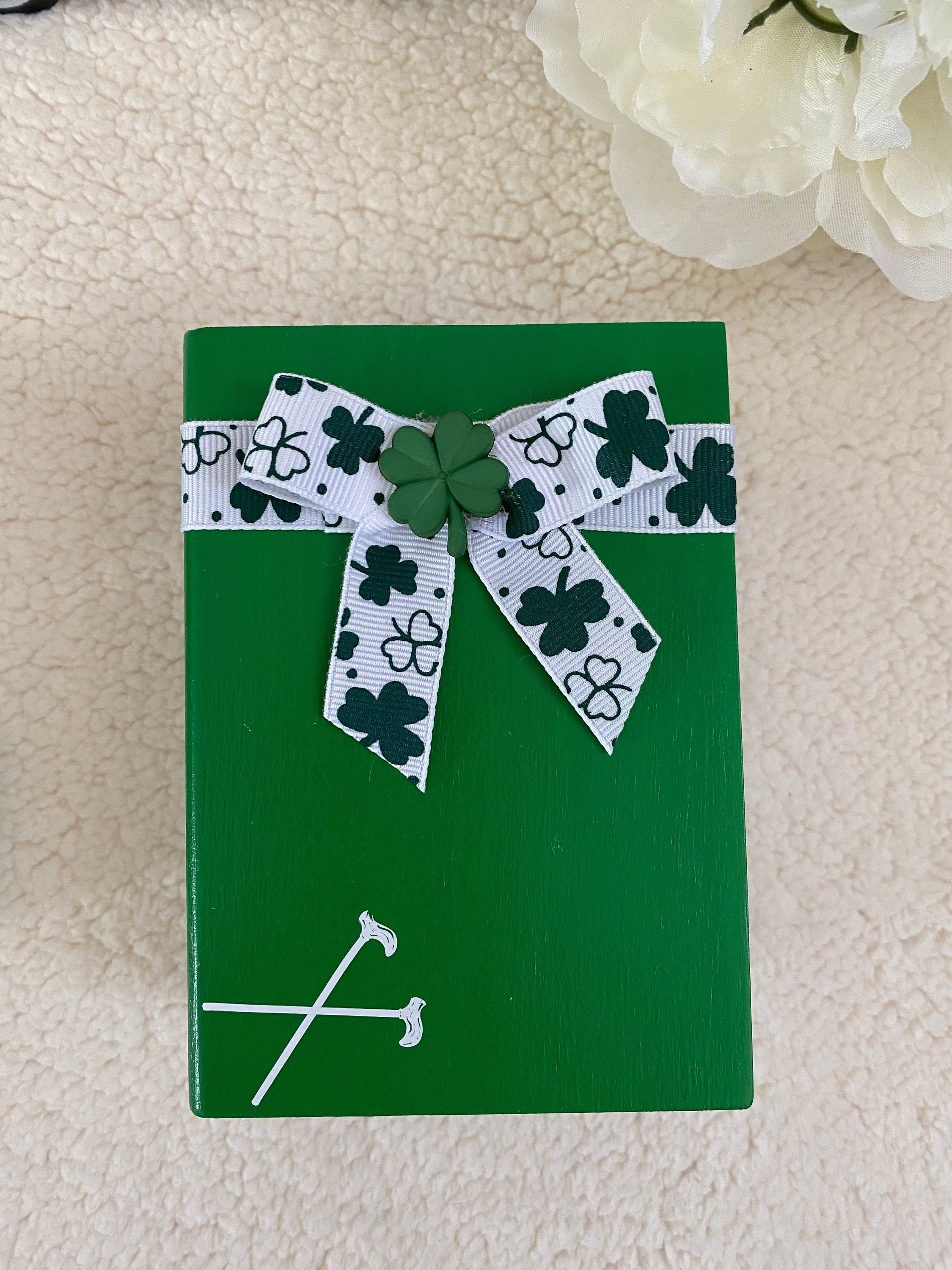 St Patrick's Day, Shamrocks, detail 7