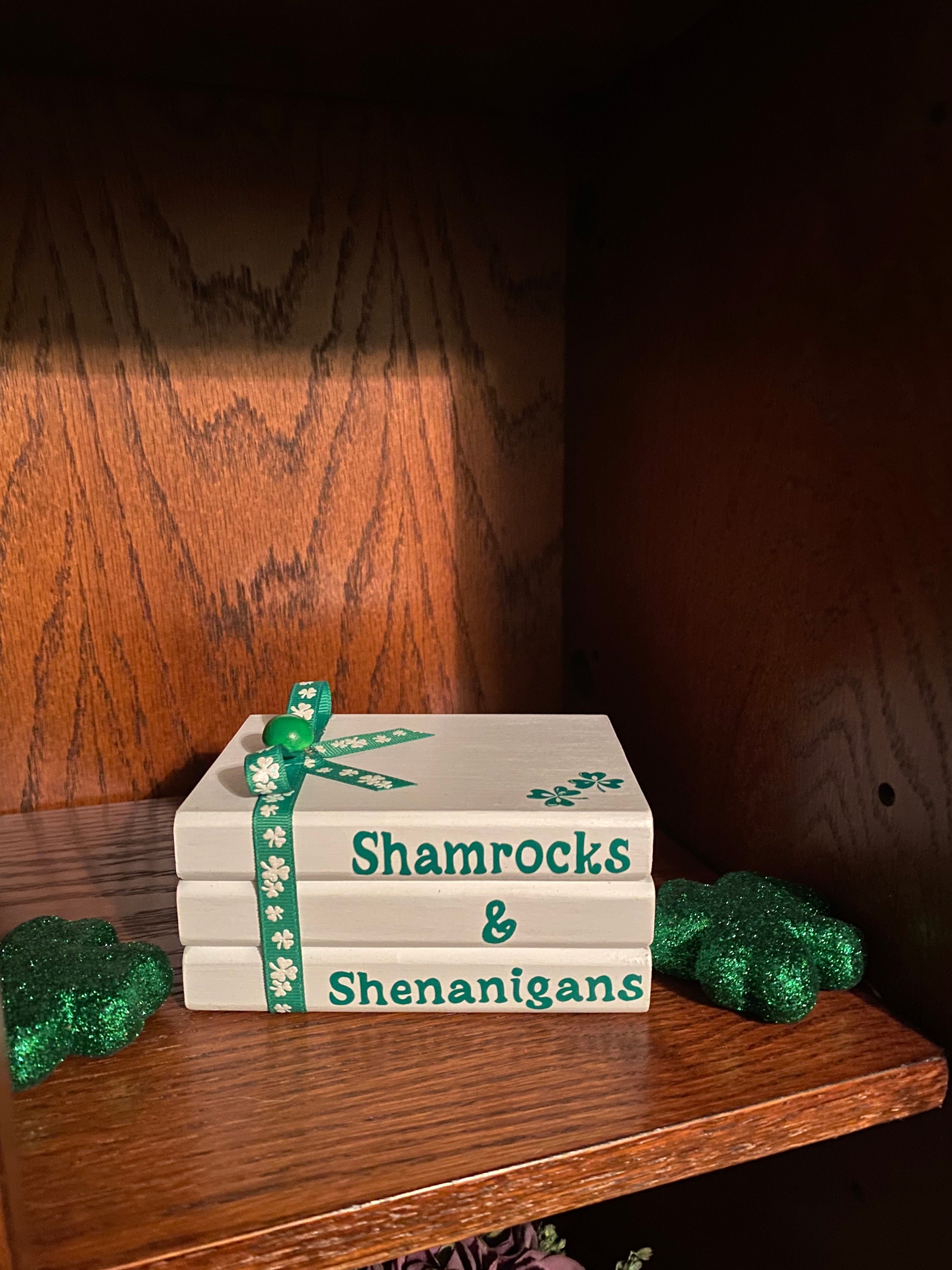 St Patricks Day, Shamrocks, detail 3