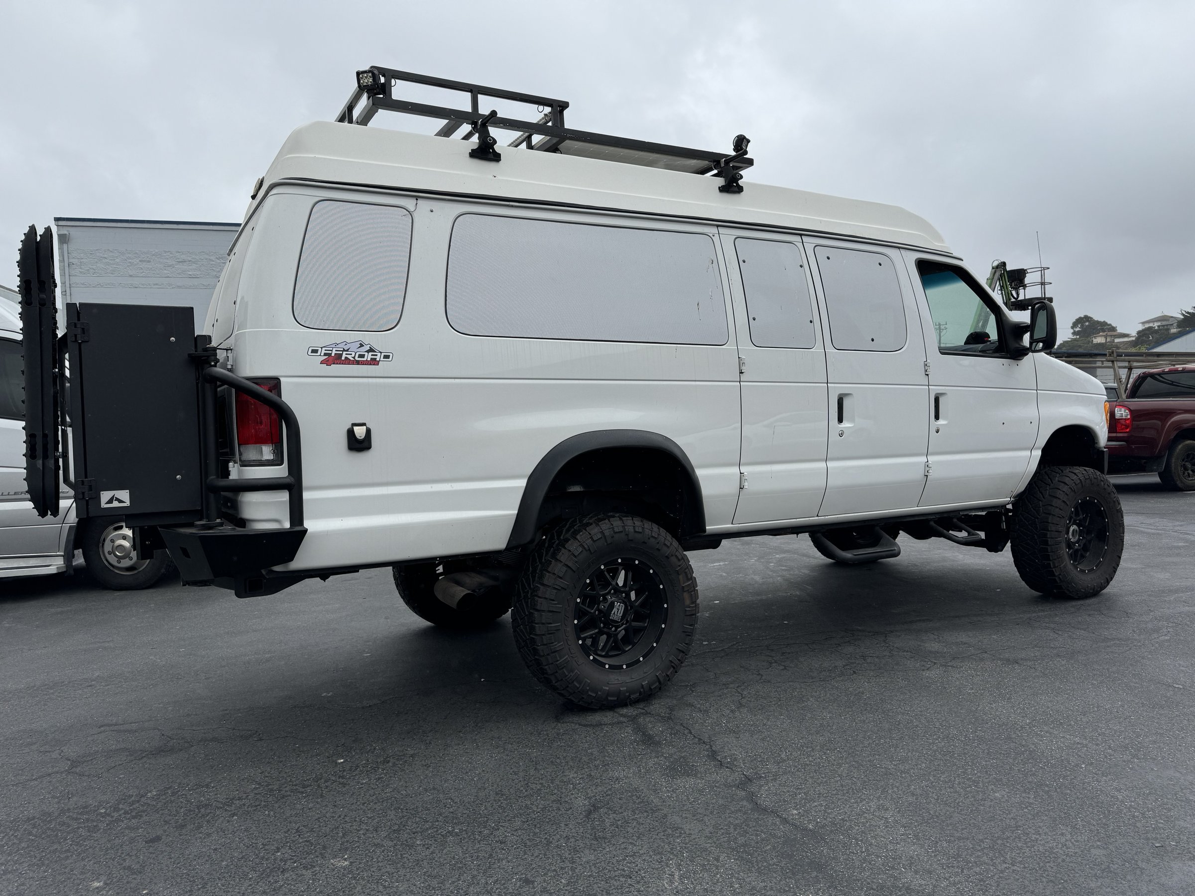 Ford E-Series 4x4 build project photo