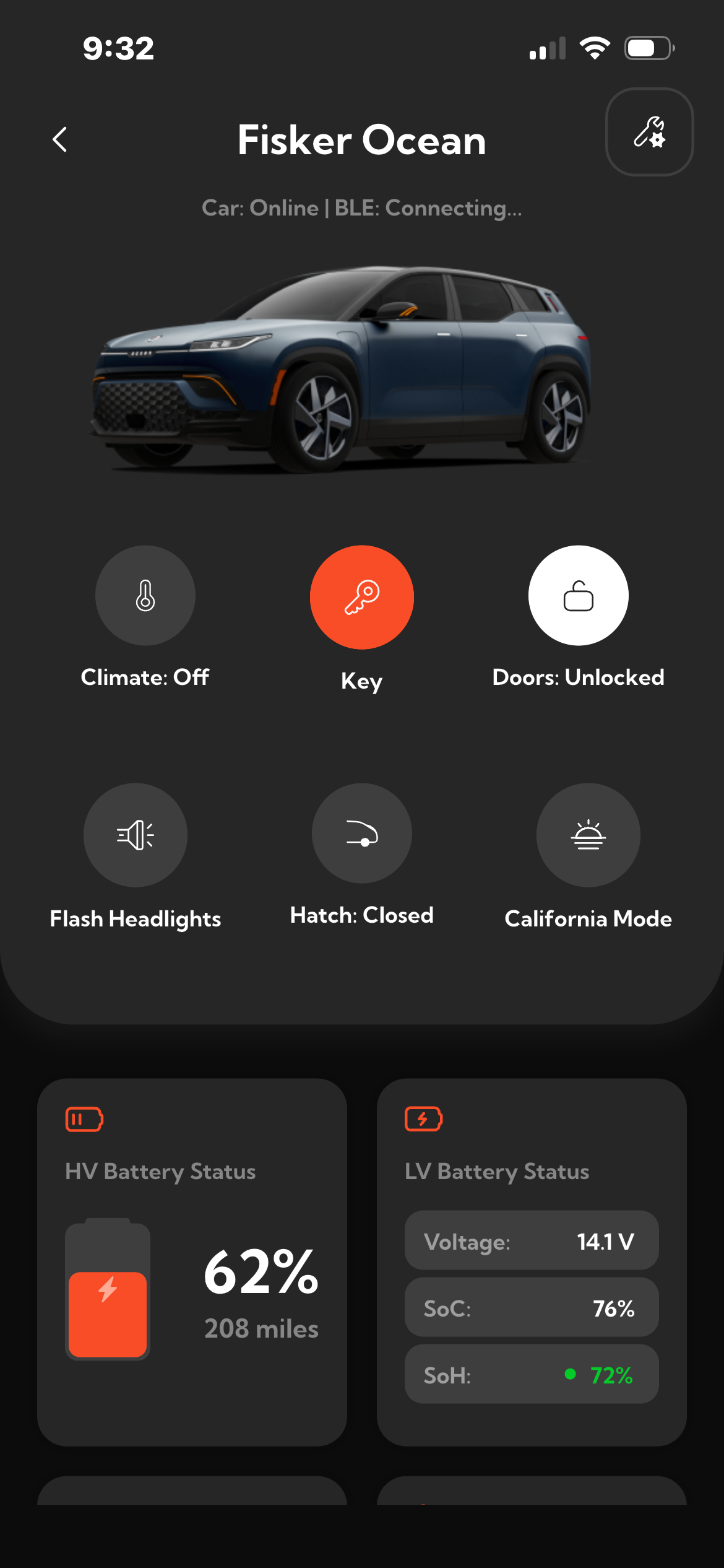Fisker Ocean app showing vehicle controls, 62 percent high-voltage battery charge and 208 miles of estimated range