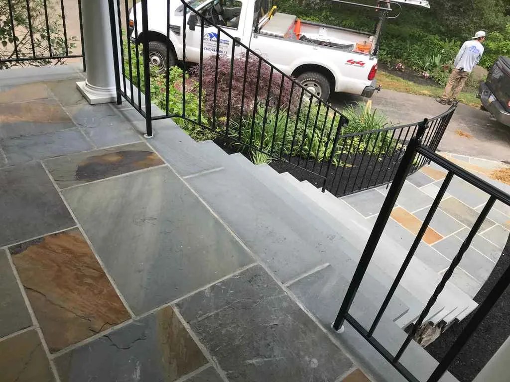 Finished stone paving