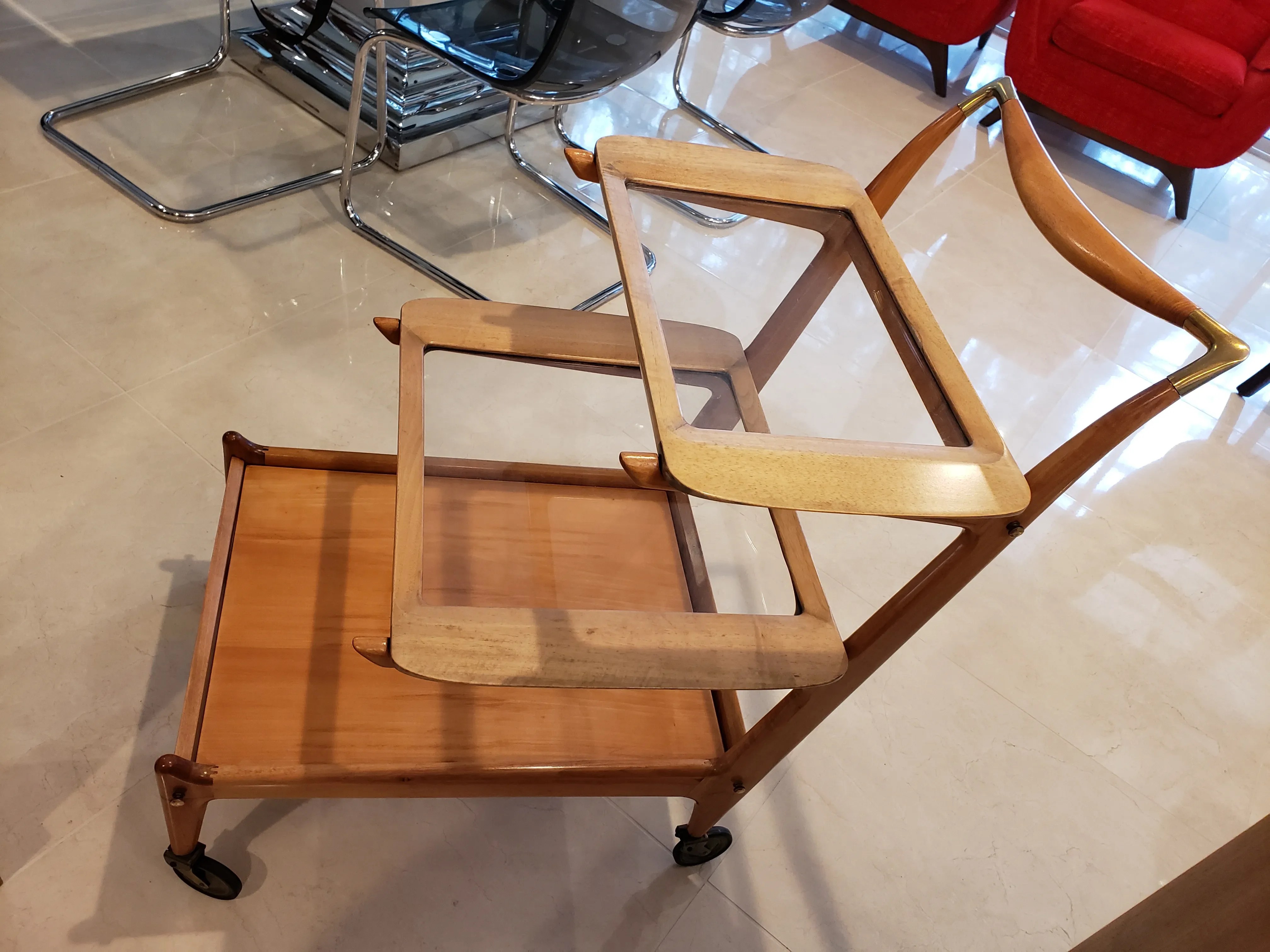 1950 Brazilian Caviuna Wood Tea Cart, detail 3
