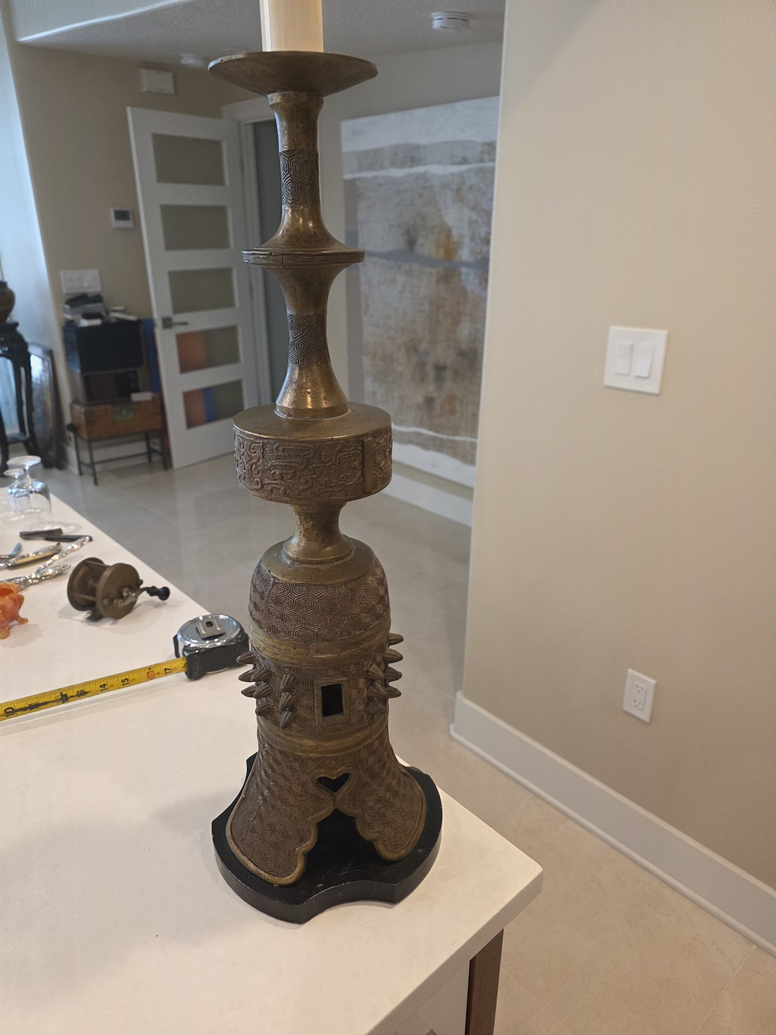 1950s Bronze Asian James Mont Style Lamps, detail 4
