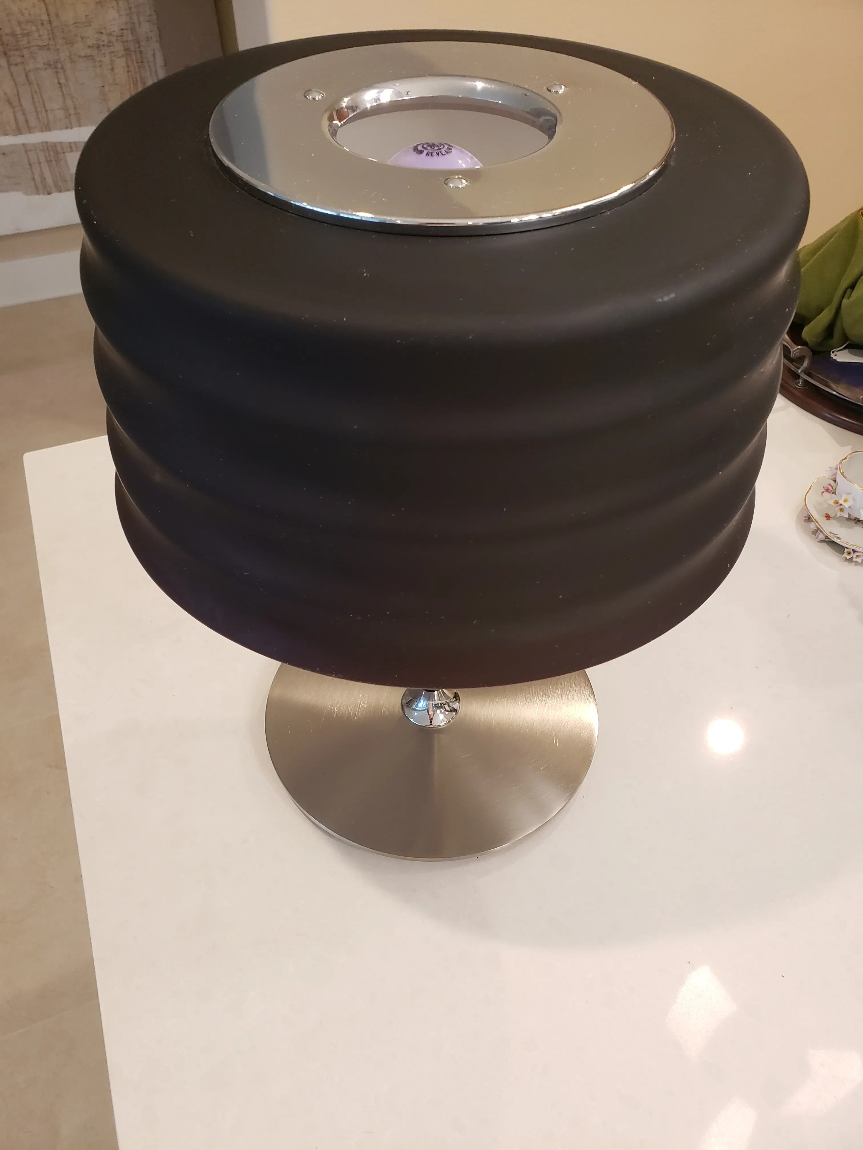 1970s Mid-Century Modern Italy Steel Table Lamp With Glass Shade, detail 2