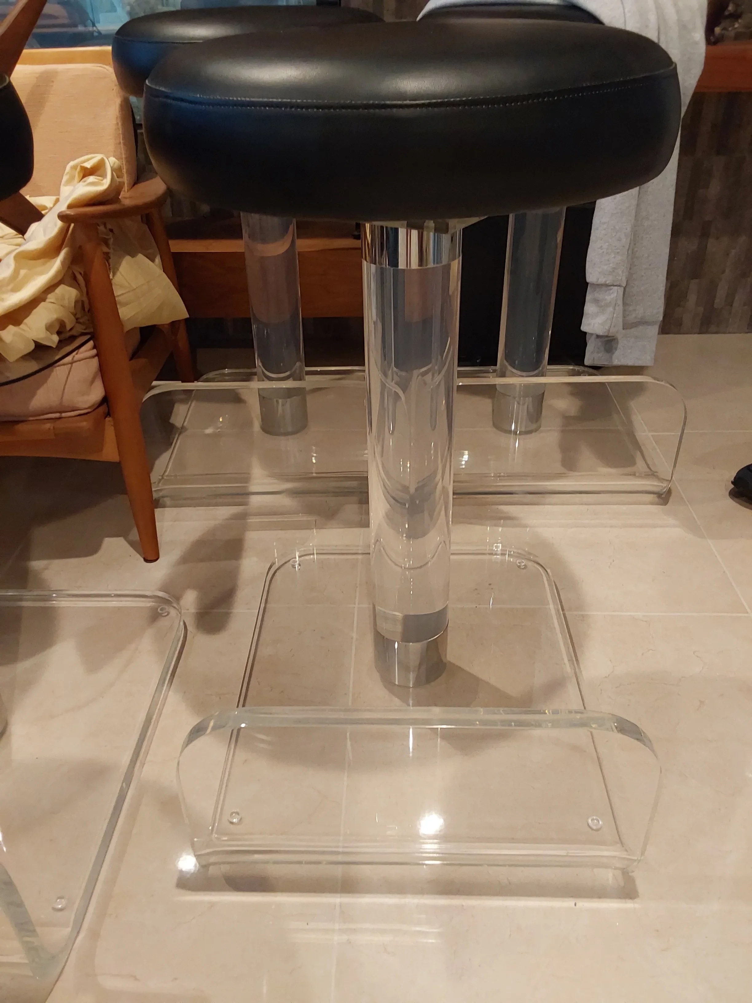 Mid-Century Modern Lucite Spinning Seat With Foot Rest, detail 2
