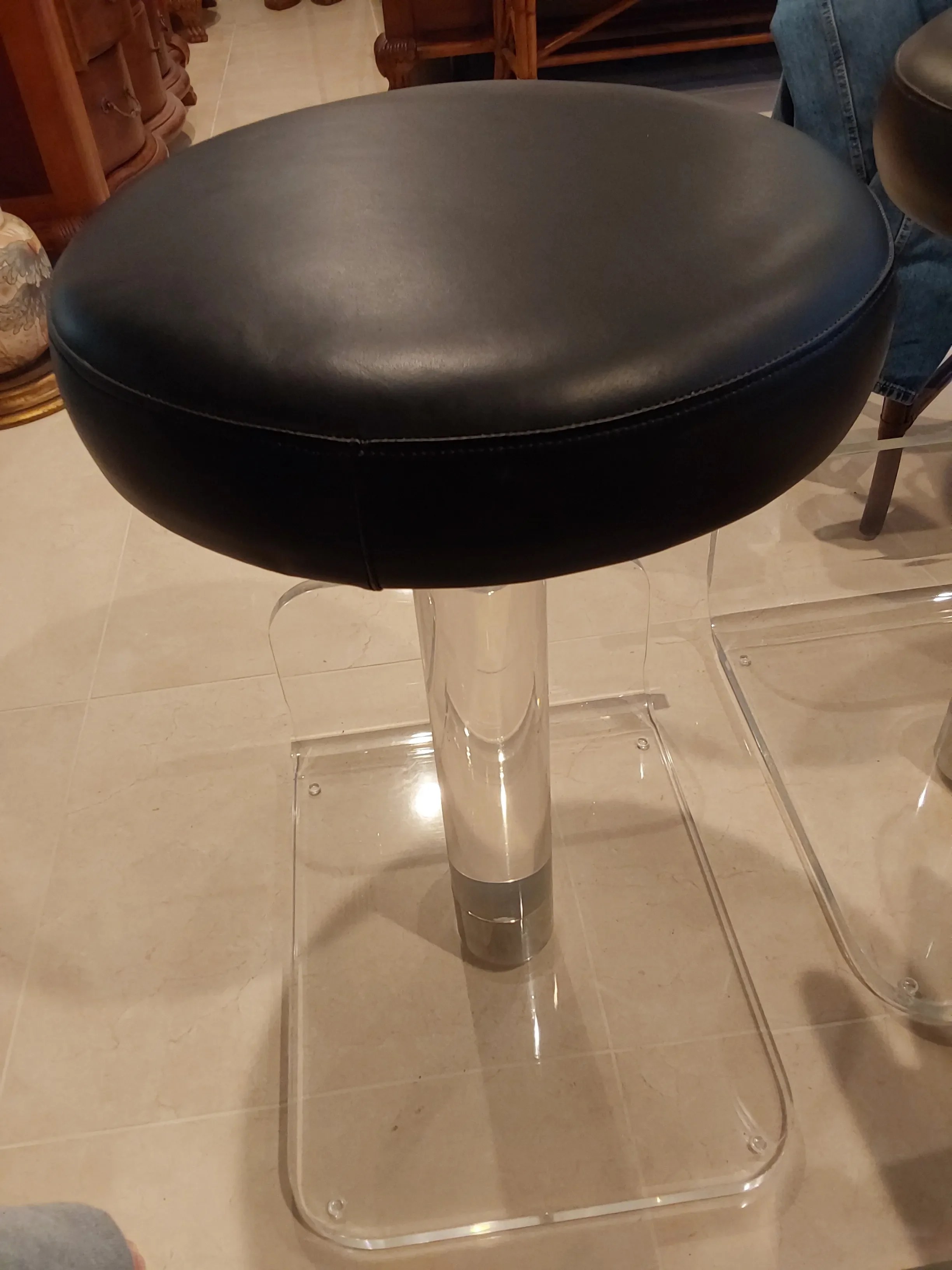 Mid-Century Modern Lucite Spinning Seat With Foot Rest, detail 4