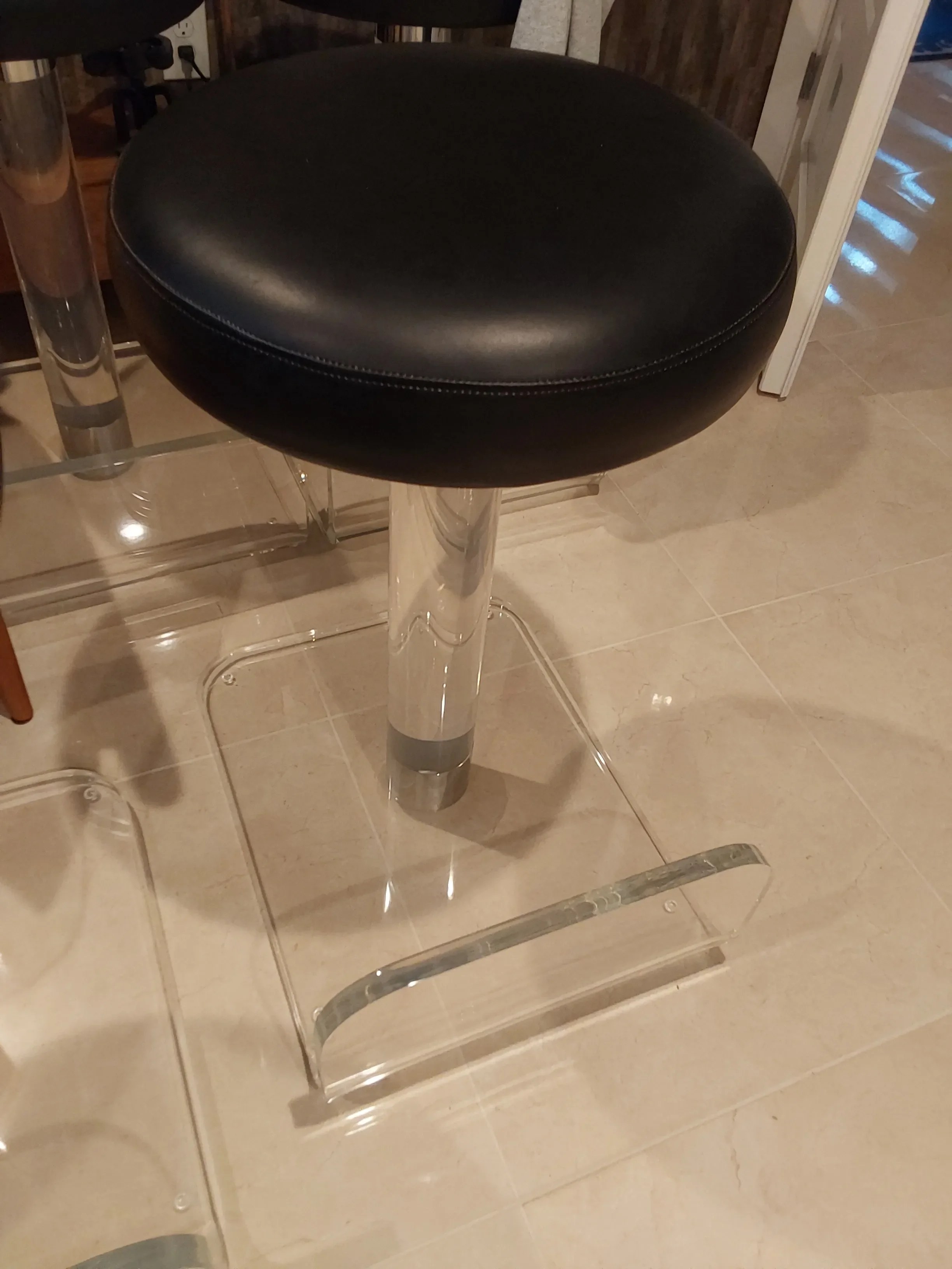 Mid-Century Modern Lucite Spinning Seat With Foot Rest, detail 5