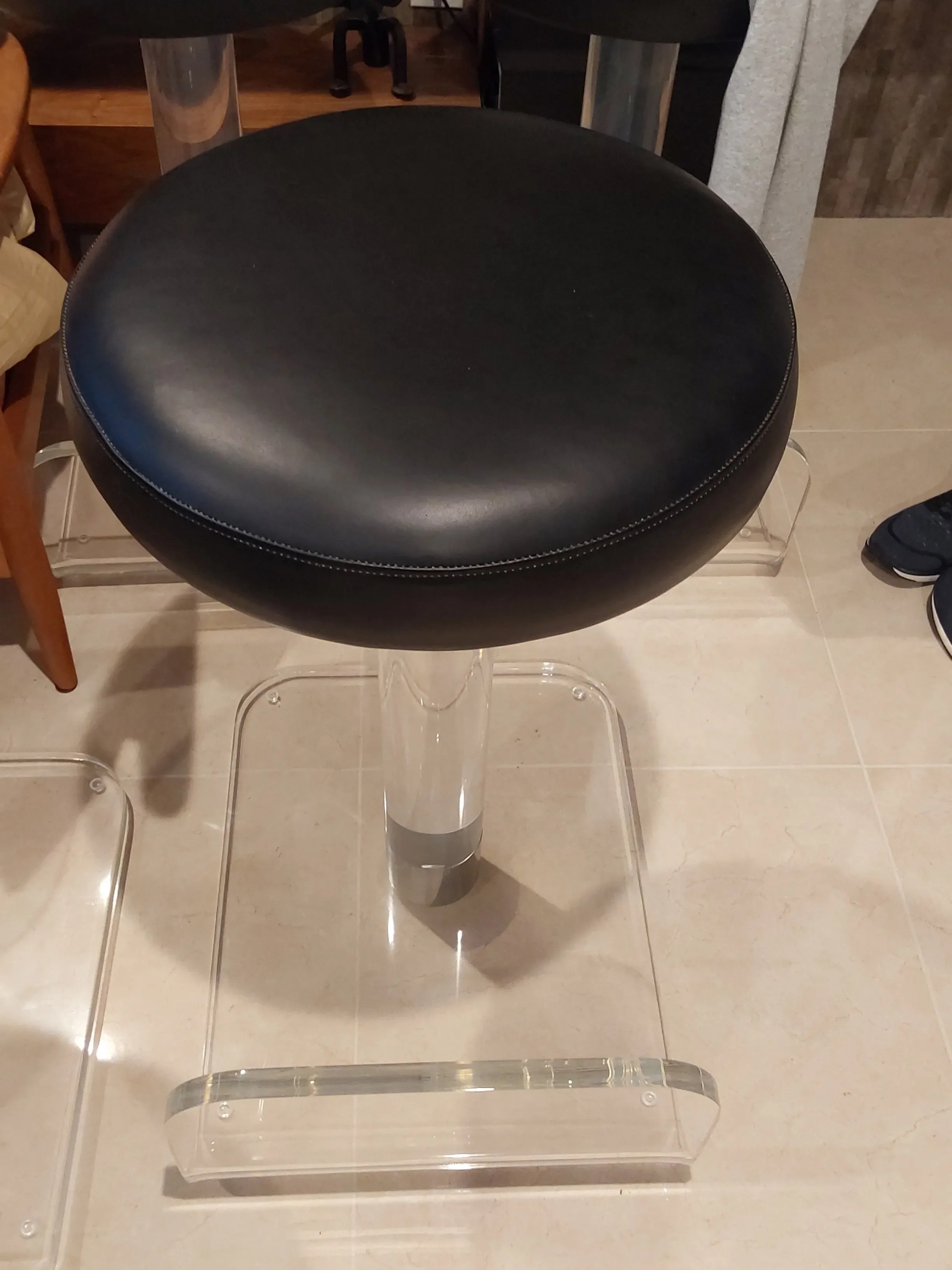 Mid-Century Modern Lucite Spinning Seat With Foot Rest, detail 7