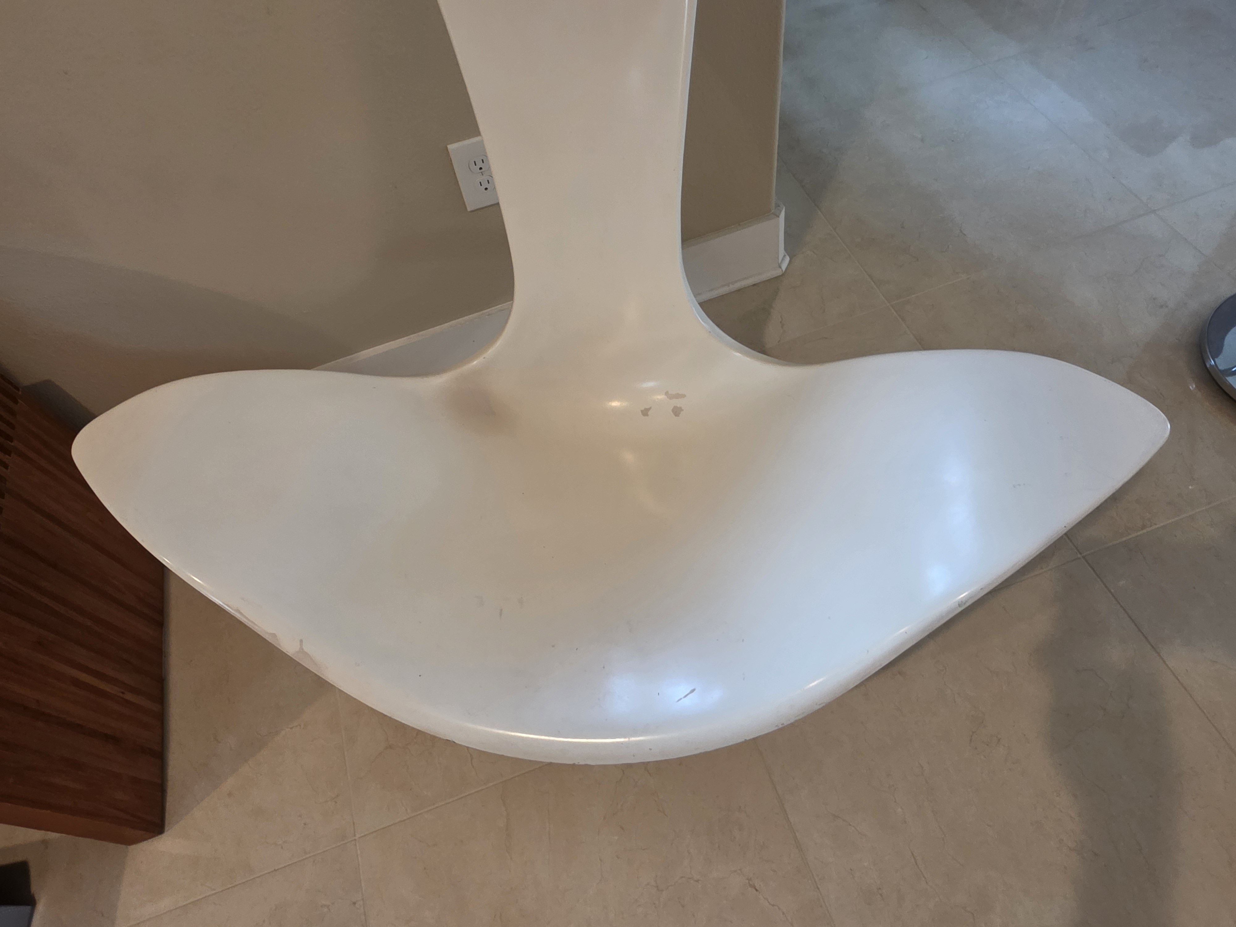 Midcentury White Tulip Chair Attributed to Erwin & Estelle Laverne, detail 2