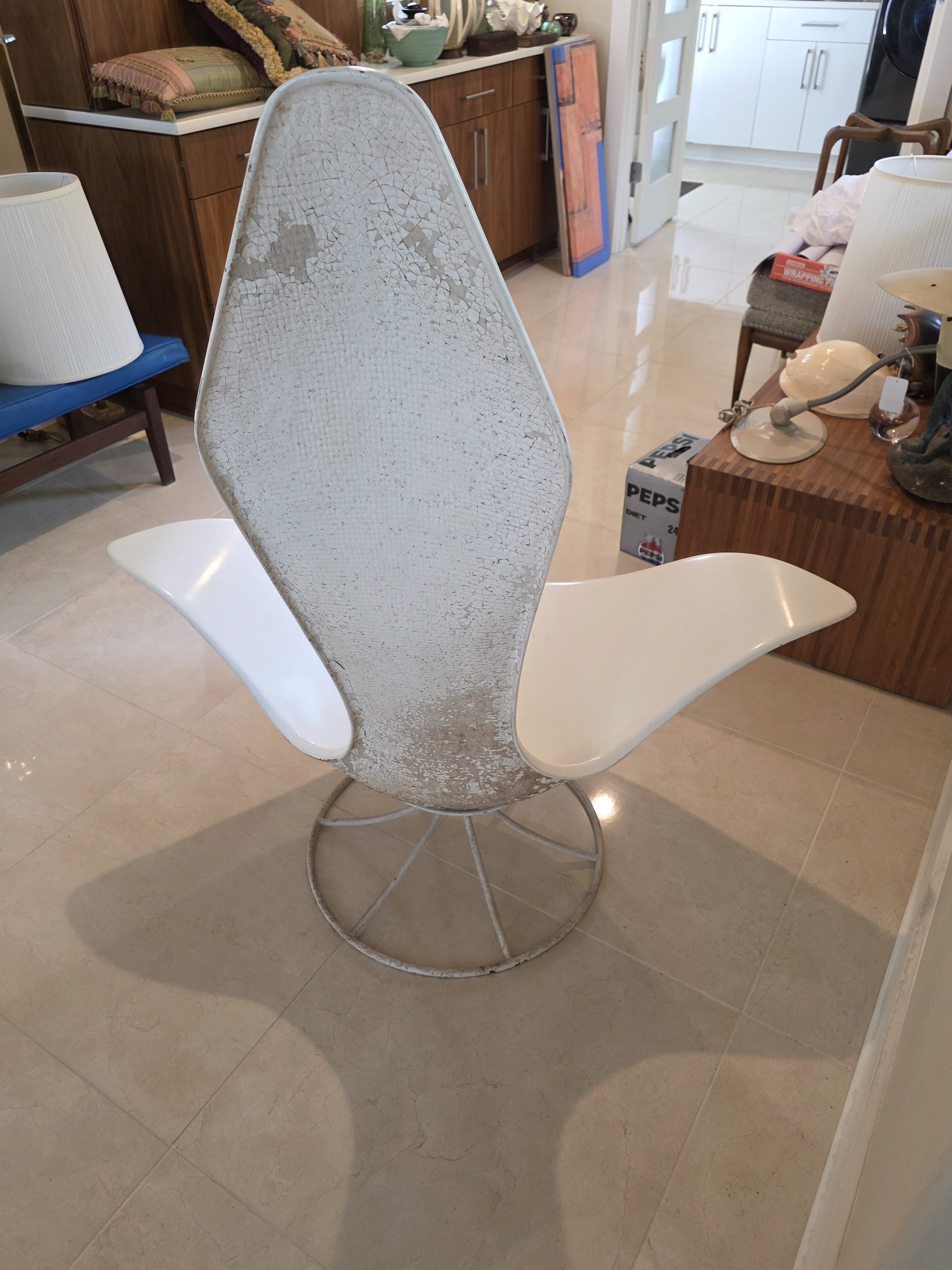 Midcentury White Tulip Chair Attributed to Erwin & Estelle Laverne, detail 4