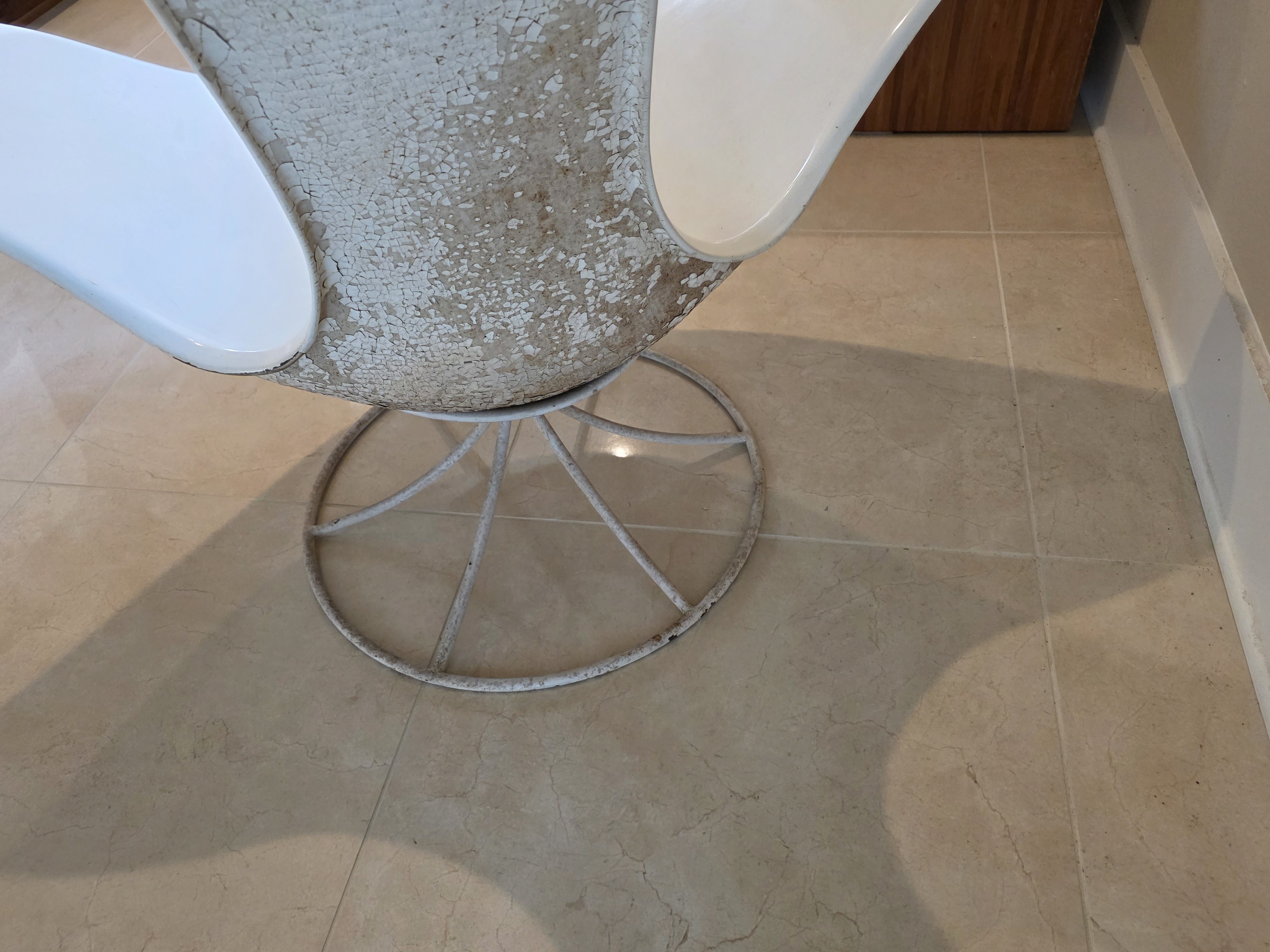 Midcentury White Tulip Chair Attributed to Erwin & Estelle Laverne, detail 7