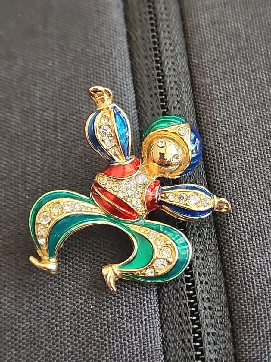 Beautiful Vintage Indian Man Enamel Rhinestone Gold Tone  Pin Brooch