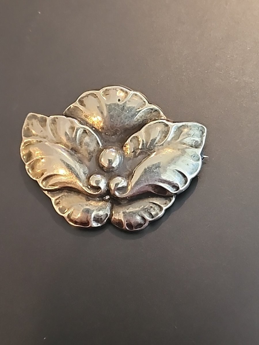 Early Georg Jensen Denmark 107 Floral Pin Brooch in Sterling Silver