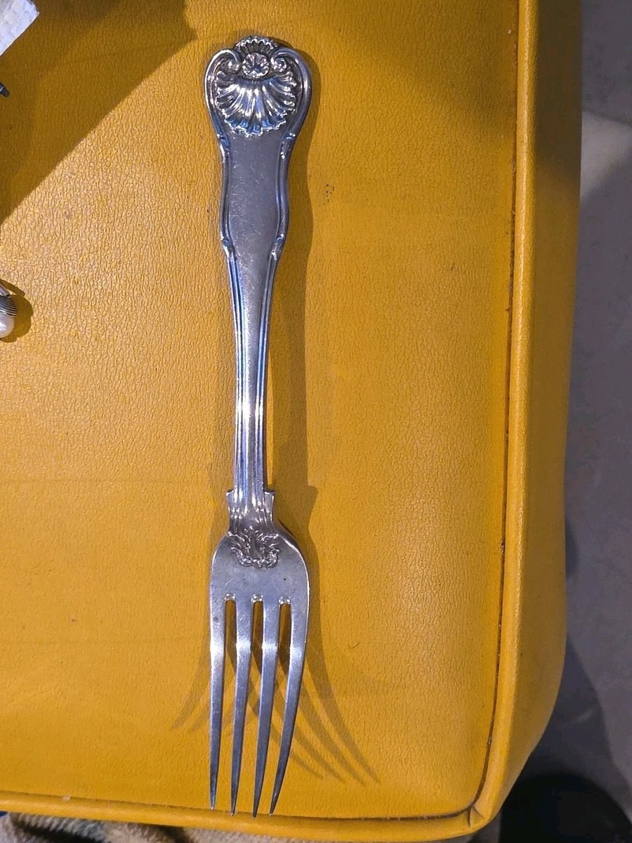 Fiddle Thread & Shell by William Eaton Sterling Silver Dinner Fork 8 1/8"