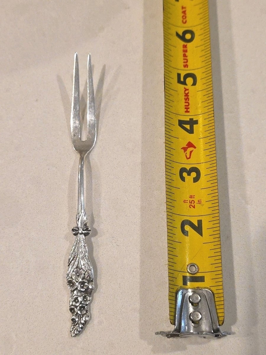 Harlequin by Reed and Barton Sterling Silver Lemon Fork with Snapdragon 5 1/2"